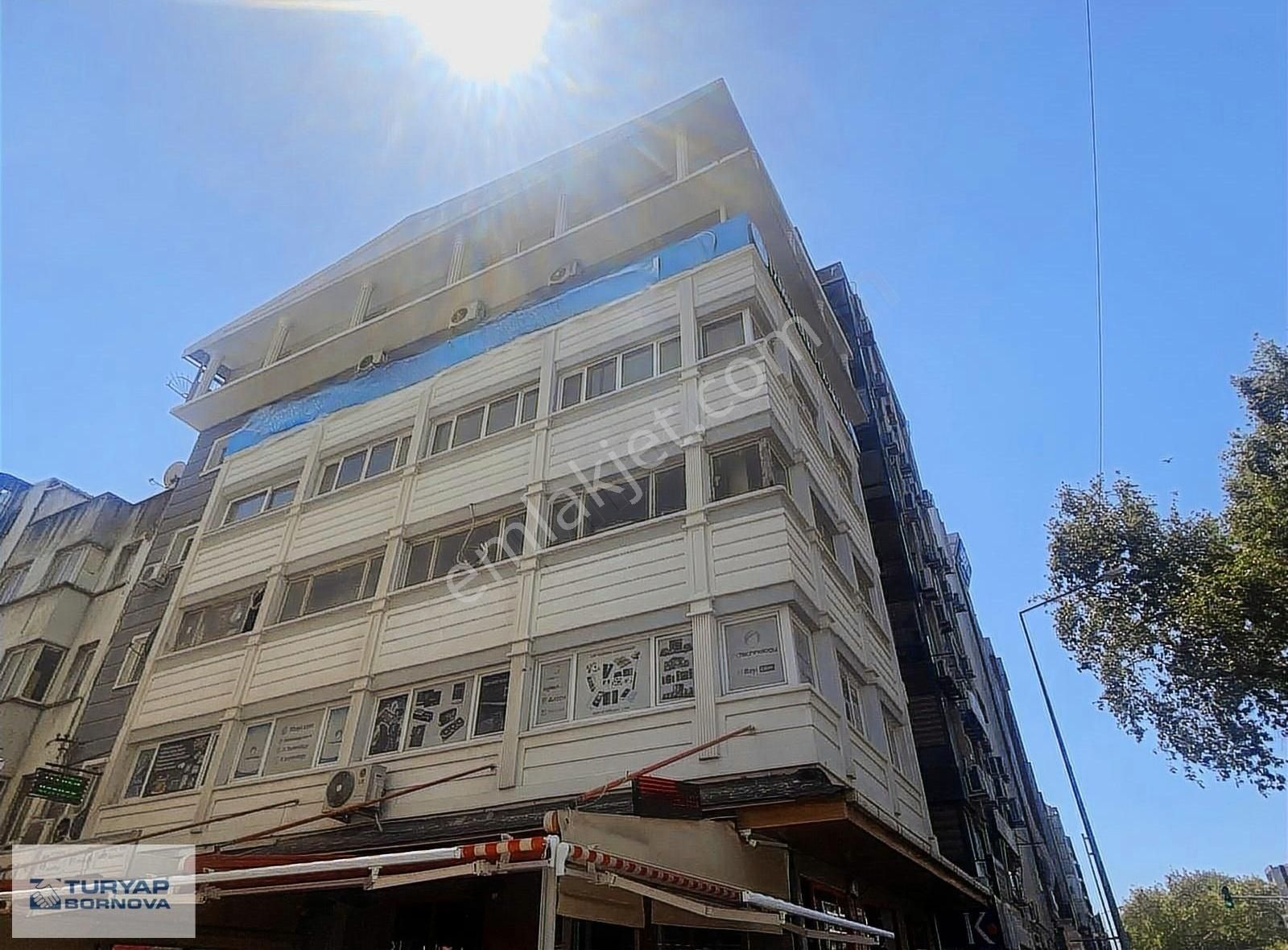 Konak'ta Cadde Üzeri Satılık Tabela Değeri Yüksek 3+1 Daire