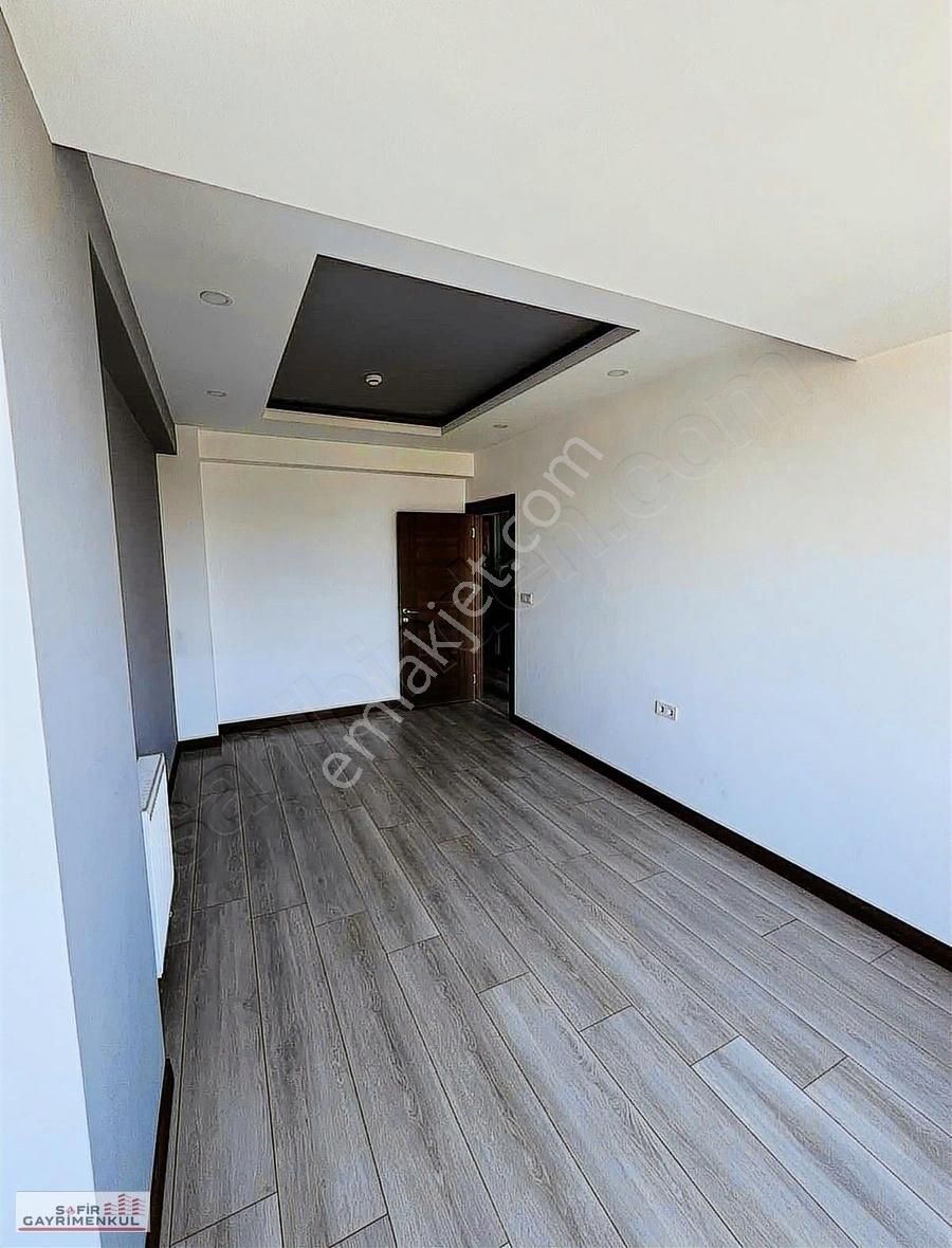 Şehrin En Gözde Sitesinde Kule 246 Da Satılık 1+1 Daire
