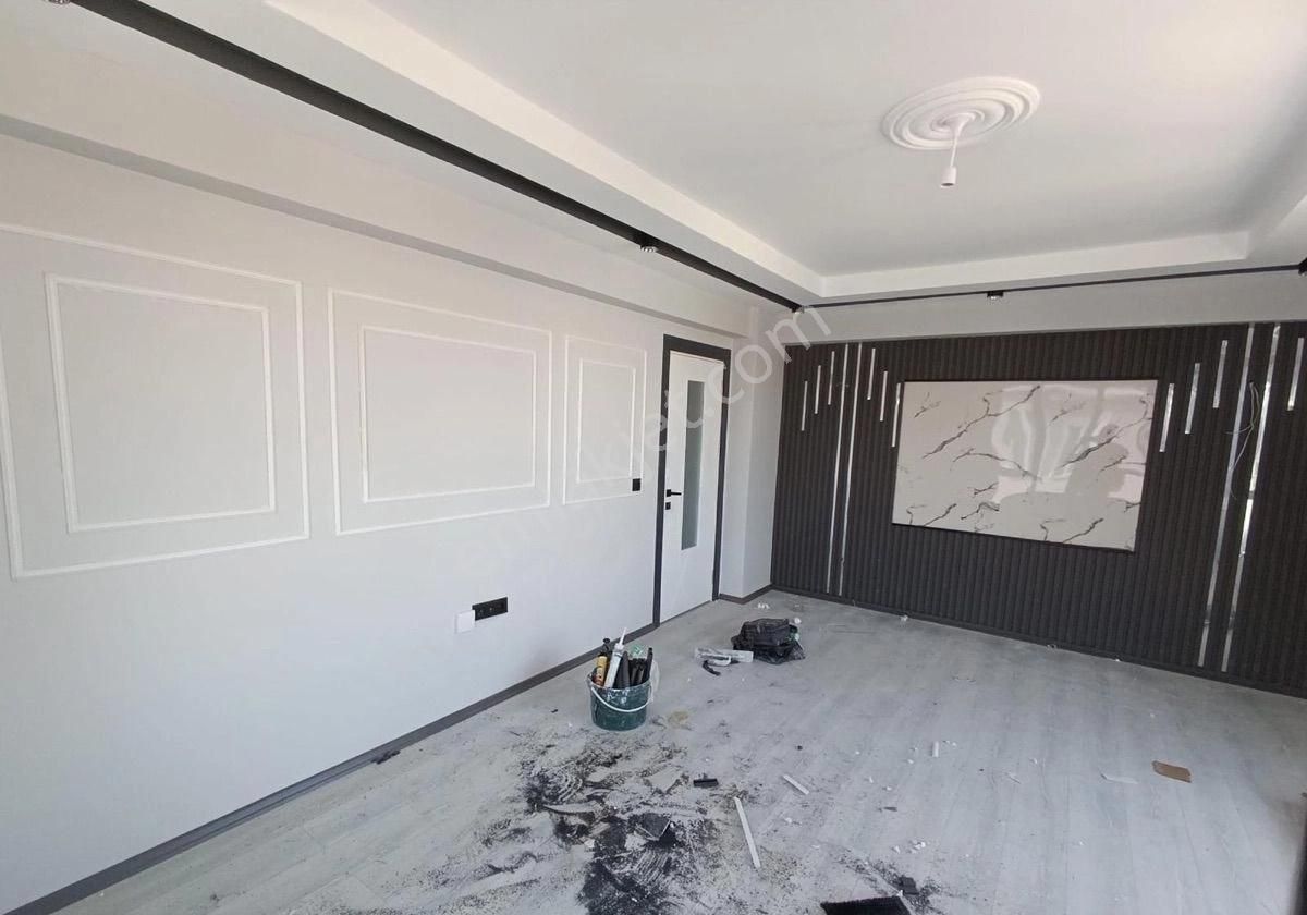 Emek Mah. Ertaş Caddesi Altı 3+1 178m2 Dubleks Daire