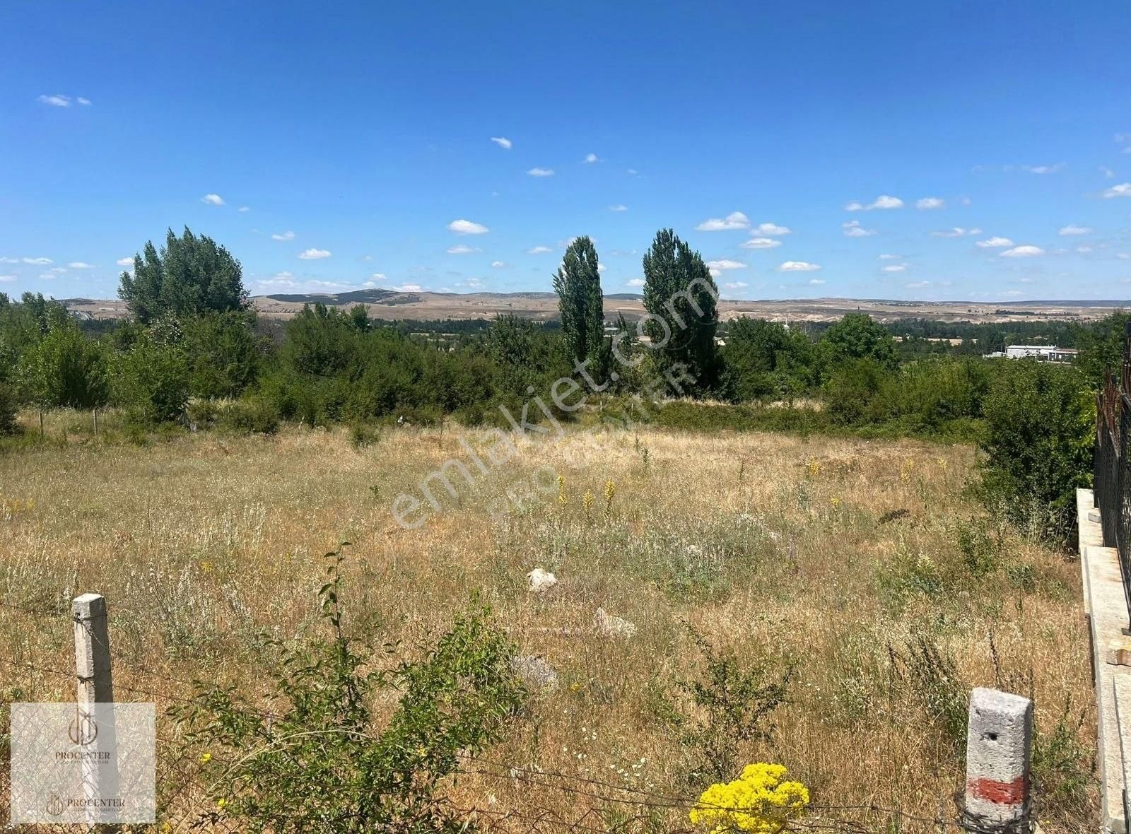 Çamlıca' Da Geniş Villalık Arsa