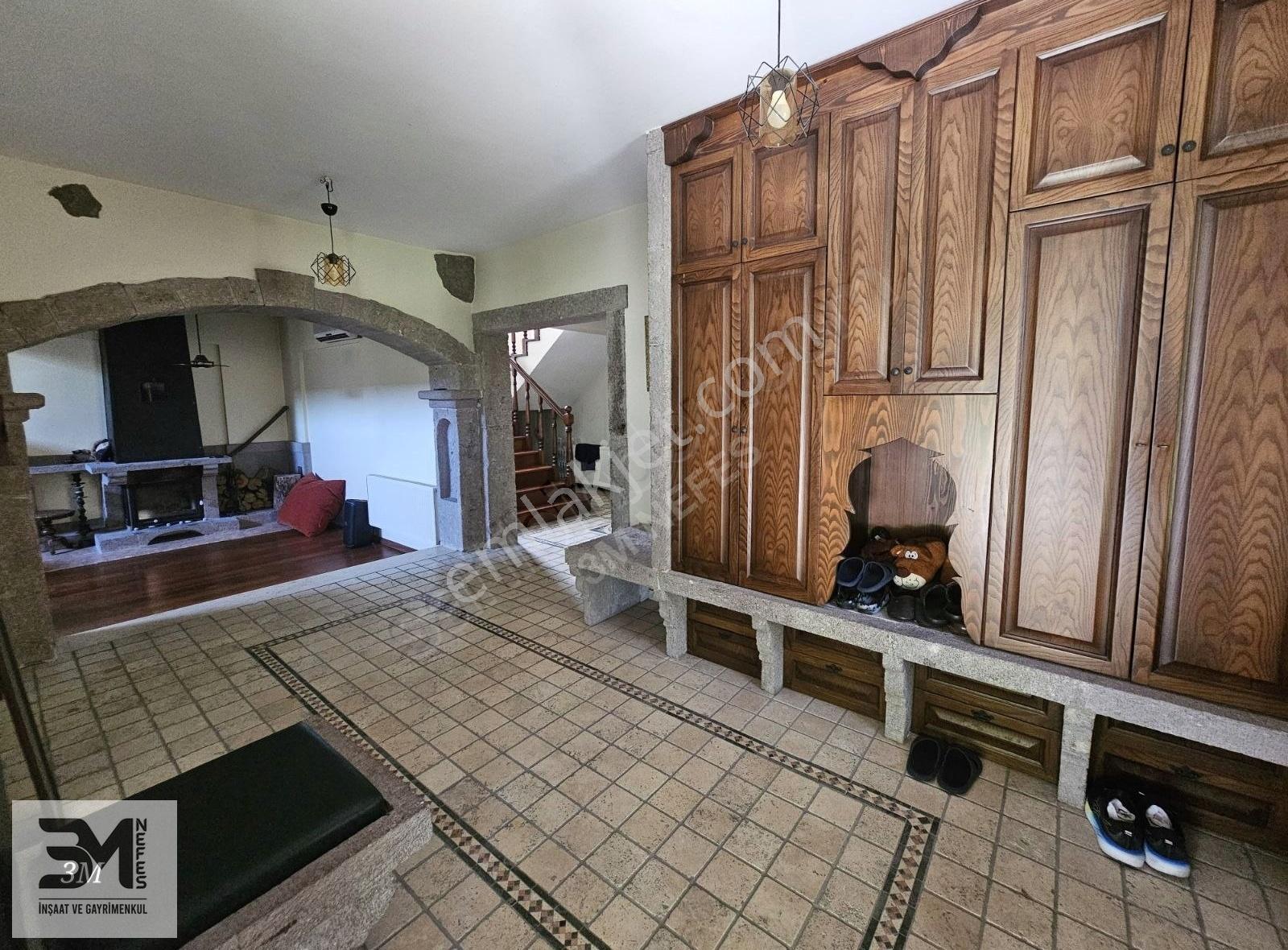 Sapanca Yanık 1583 M2 İçinde 2,5 Katlı Havuzlu Villa Ve Arsası - Görsel 33