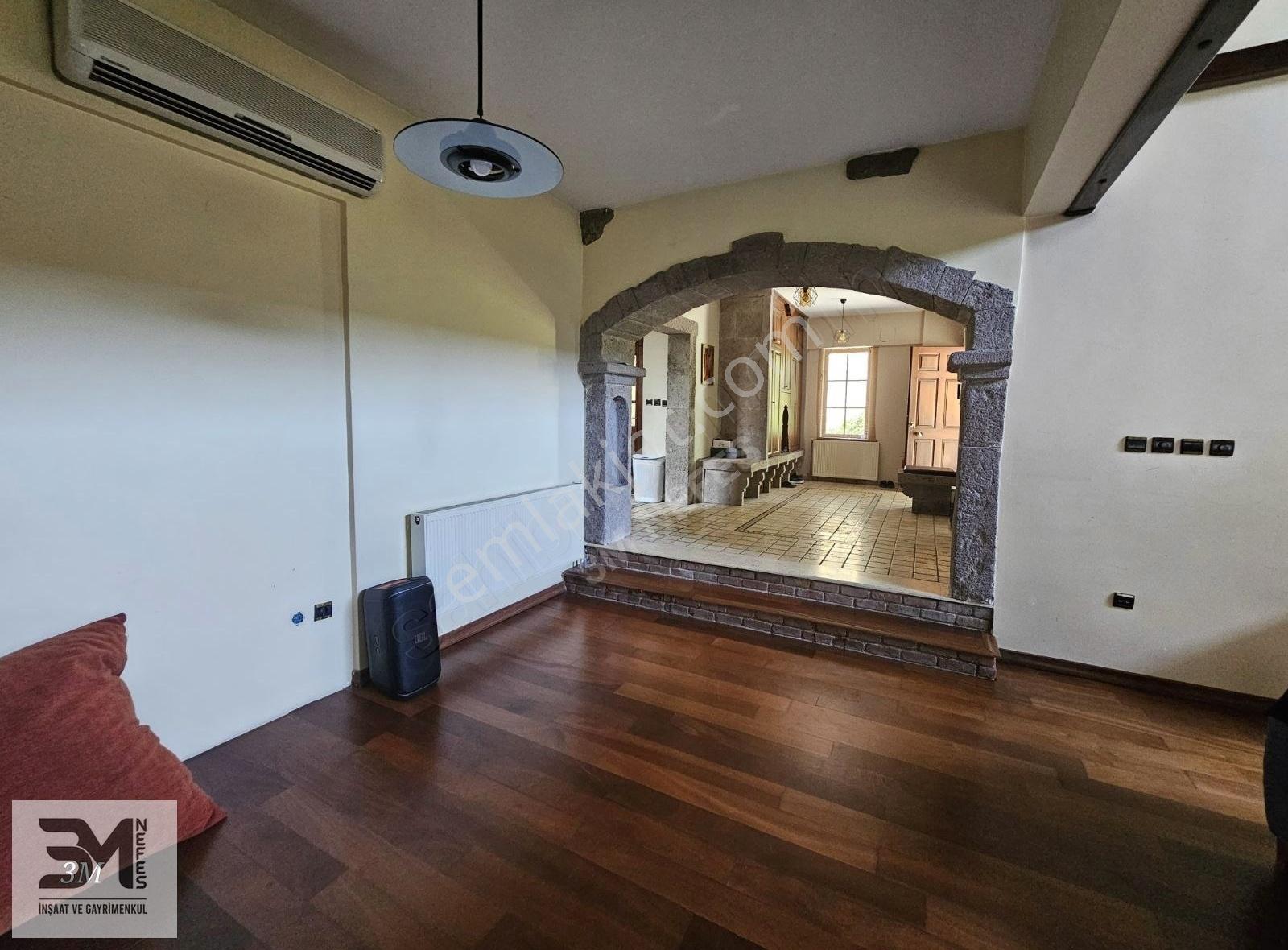 Sapanca Yanık 1583 M2 İçinde 2,5 Katlı Havuzlu Villa Ve Arsası - Görsel 23