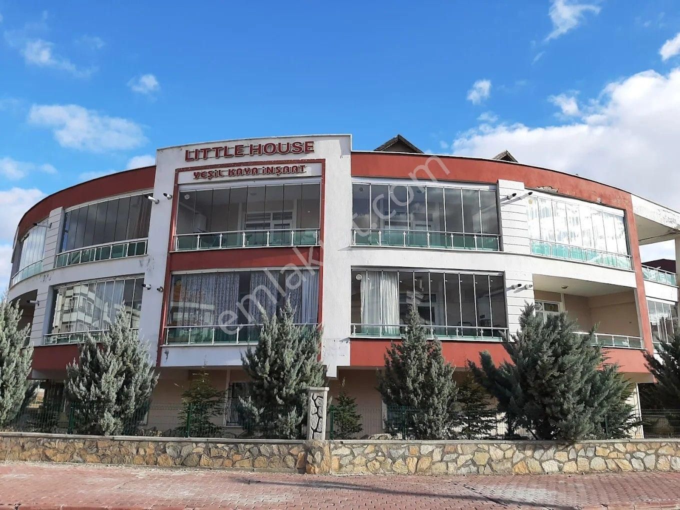 Ulaşım Dostu, Temiz Ve Bakımlı. Sahibinden Eşyalı Kiralık Daire