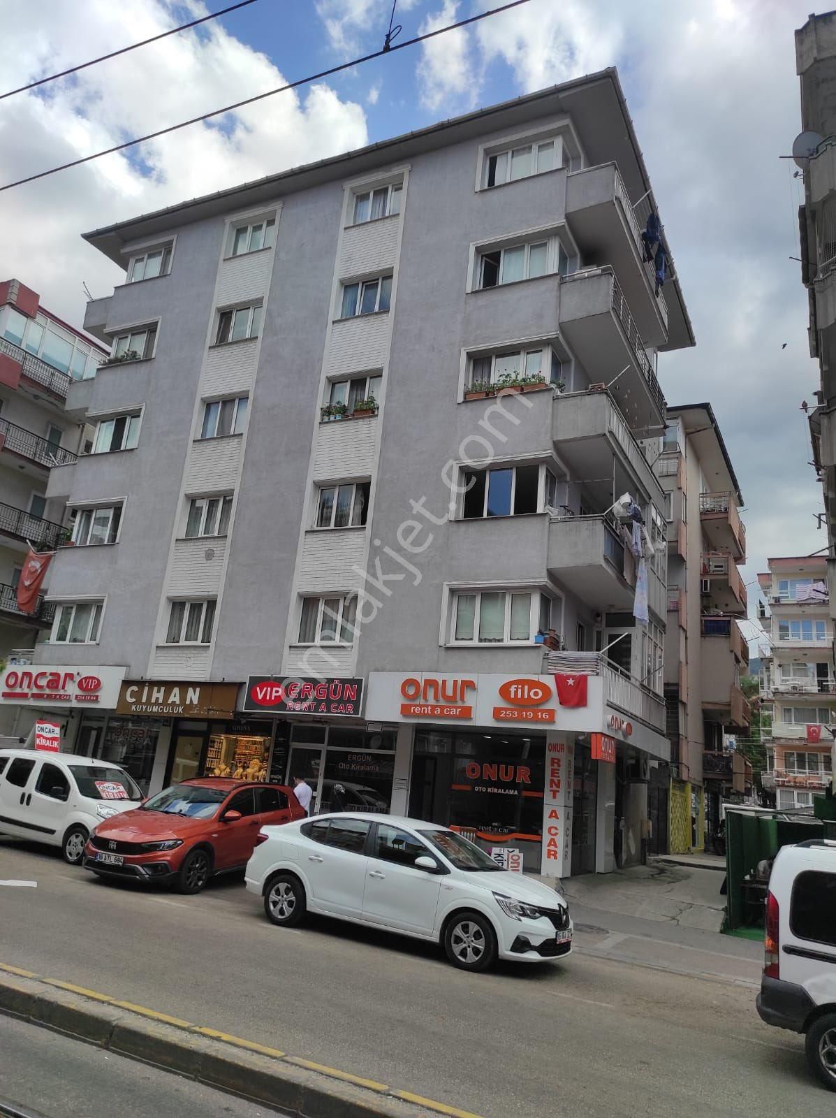 Cihangir Emlaktan Çarşamba Cadde Üstünde Arakat Kelepir Daire