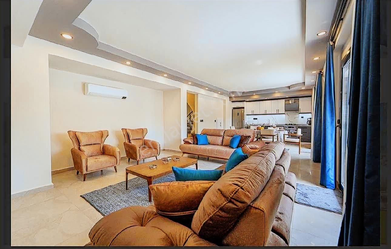 Yeşilüzümlü'de 300 M2 Arsa Payı 4+1 Müstakil Villa Satılık - Görsel 16