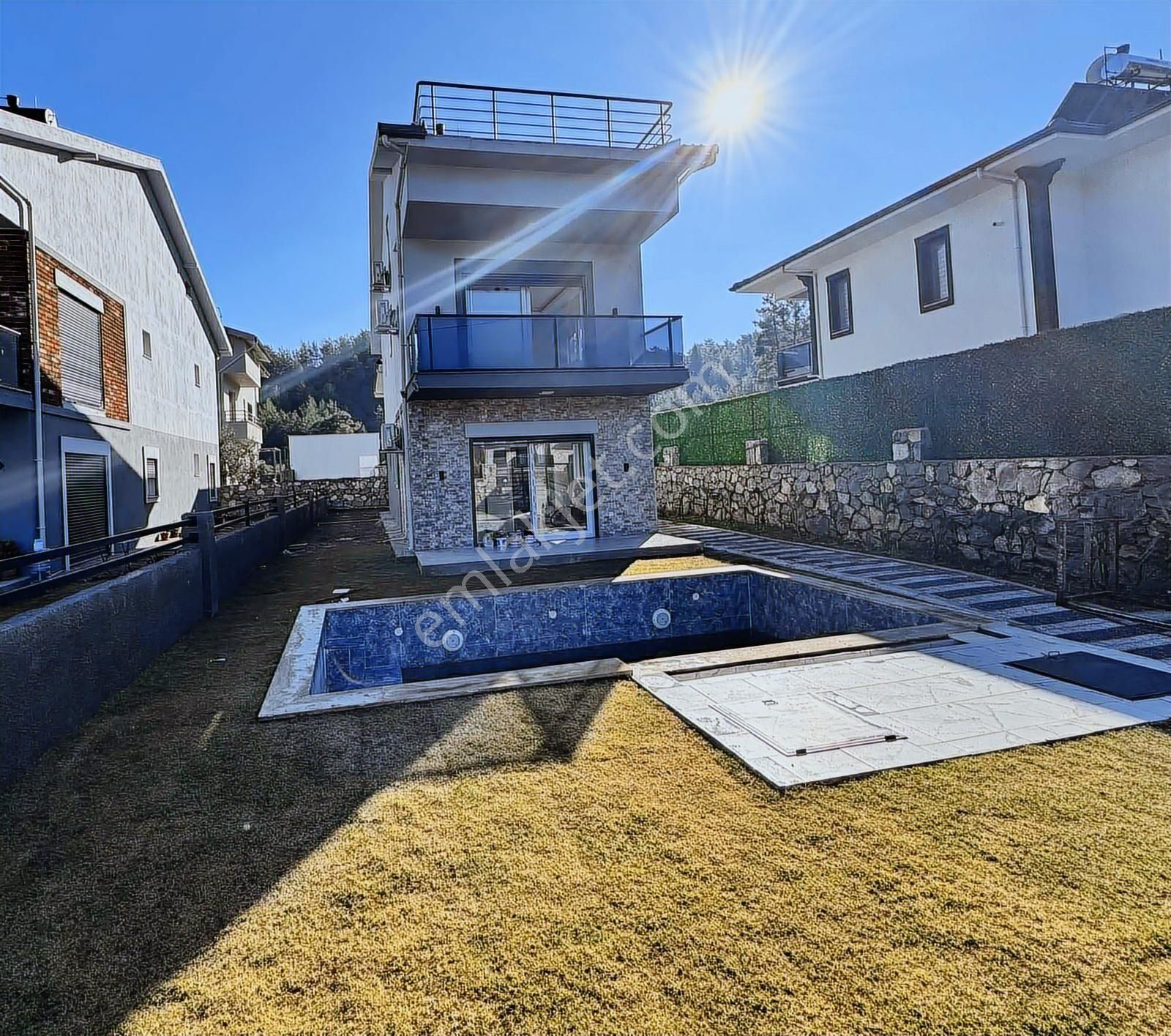 Yeşilüzümlü'de 277 M2 Arsa İçerisinde 4+1 Satılık Villa - Görsel 15