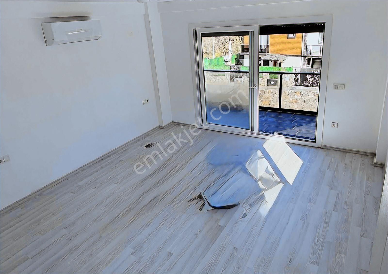 Yeşilüzümlü'de 277 M2 Arsa İçerisinde 4+1 Satılık Villa - Görsel 2