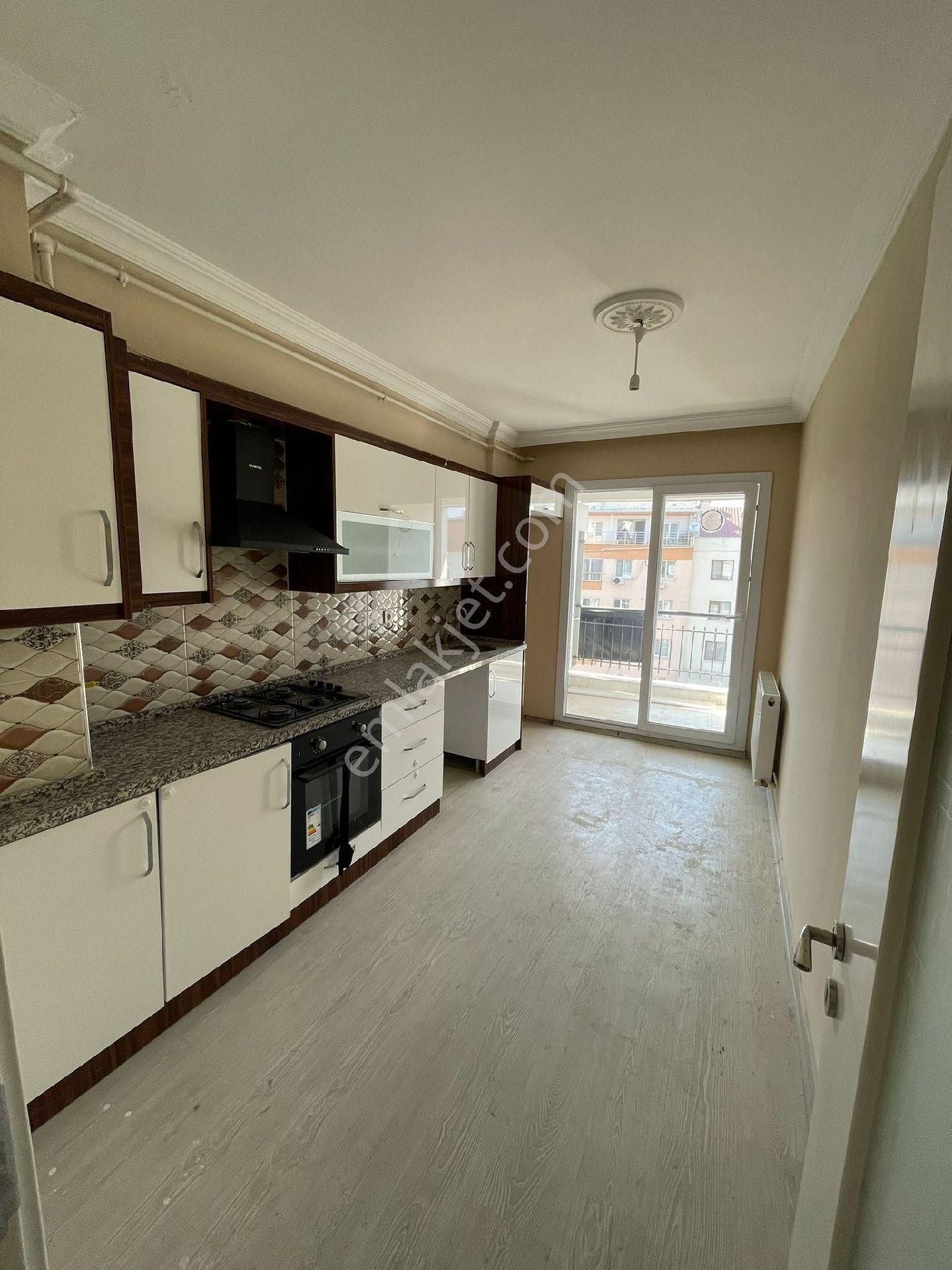 Manisa Yunusemre Muradiye 2+1 Kapalı Mutfak Satılık Daire