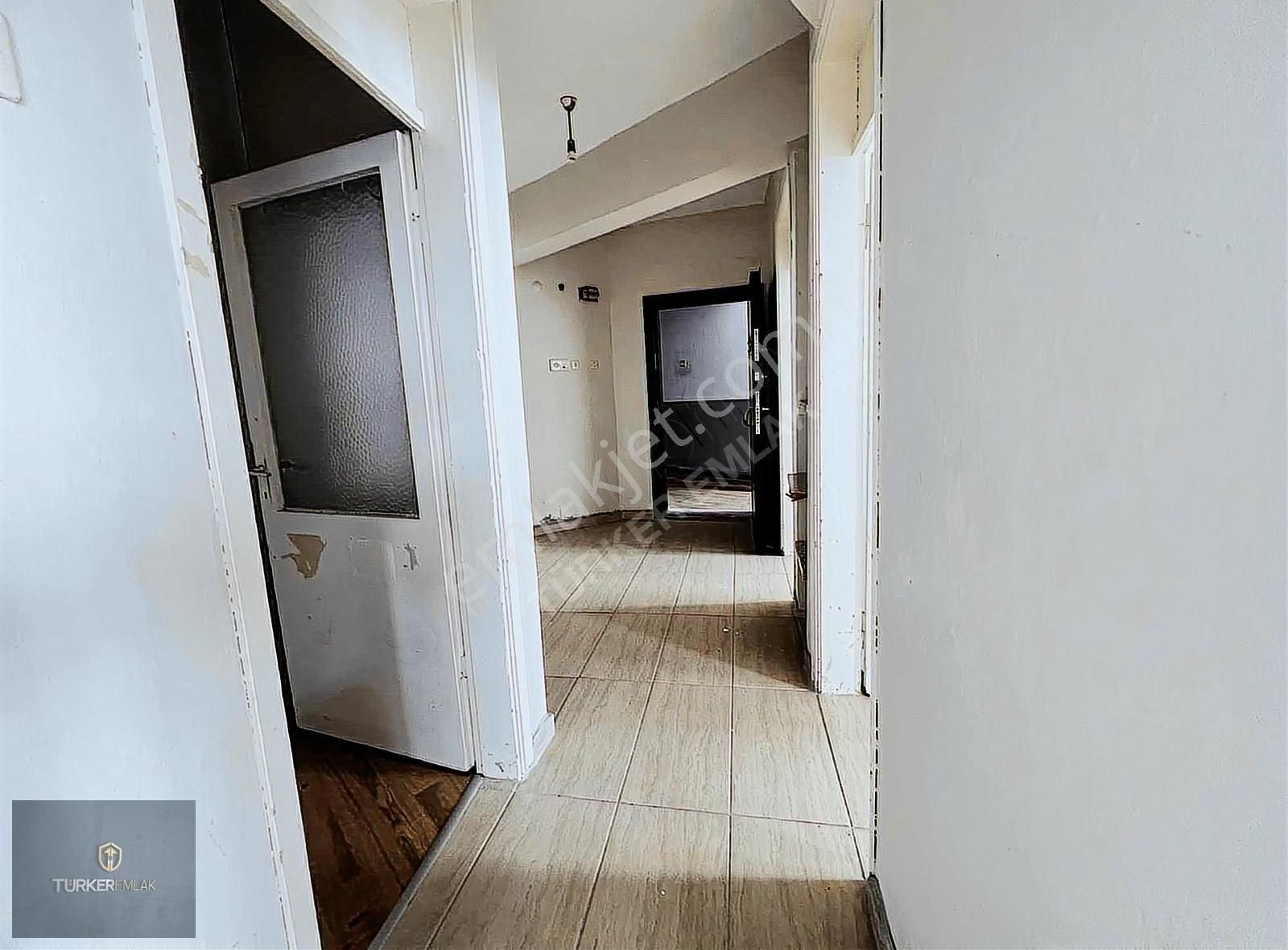 Türker Emlak-merkezde Akbank Arkası Kiralık 2+1 Boş Daire