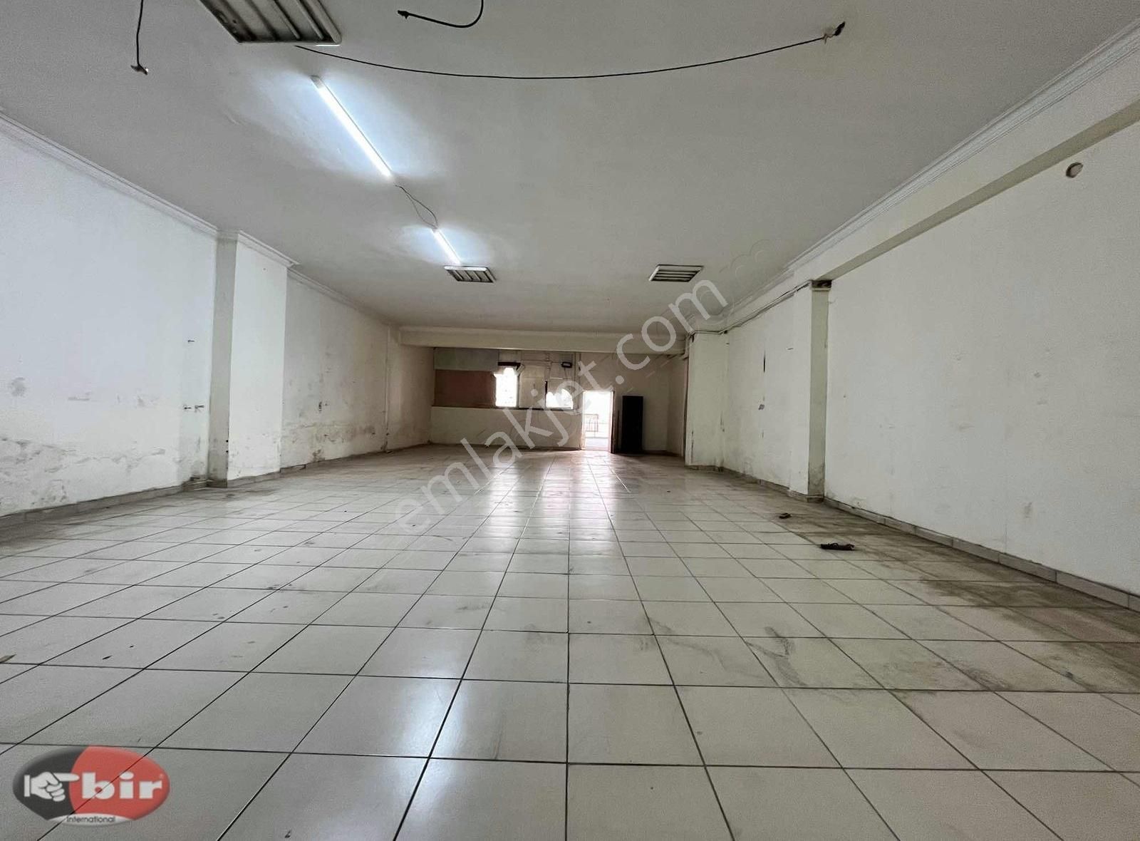 Bir Emlaktan Kiralık 110m2 Merkezi Lokasyonda Geniş Depo