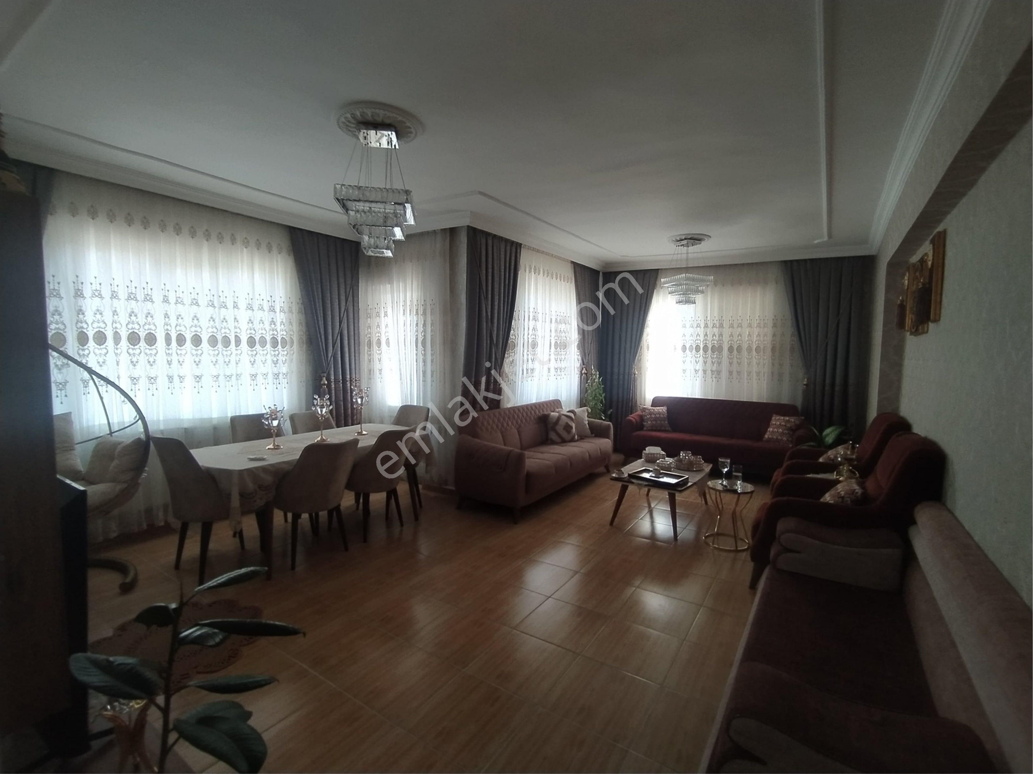 Emir Gayrimenkulden Gazikent Mahallesin De 2+1 Masrafısz Bakımlı Daire