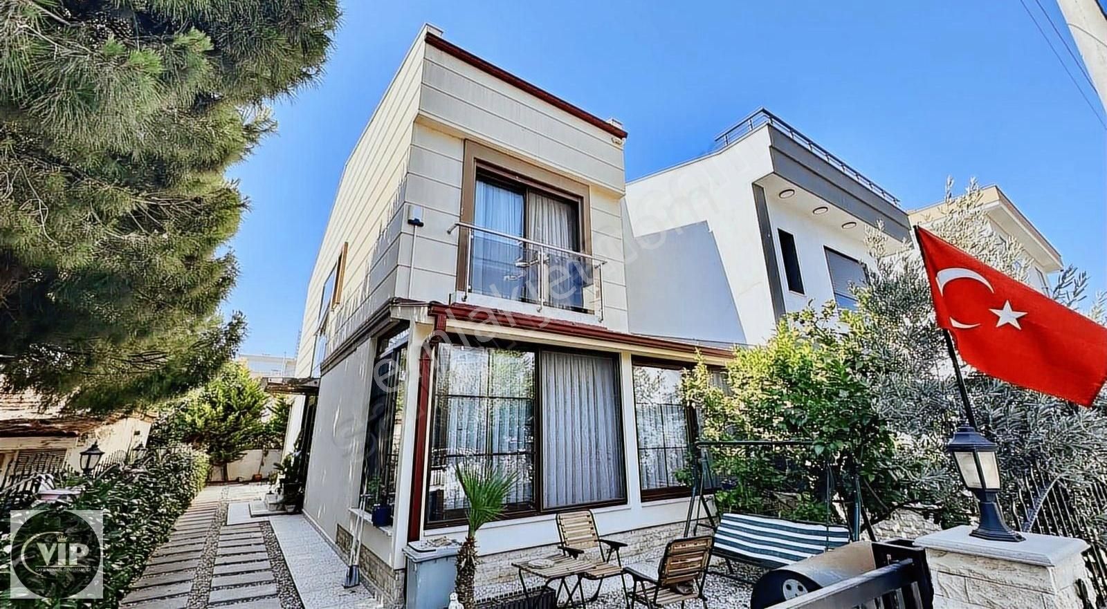 Vip Gayrimenkulden Tam Eşyalı Deniz Manzaralı, Tripleks Villa