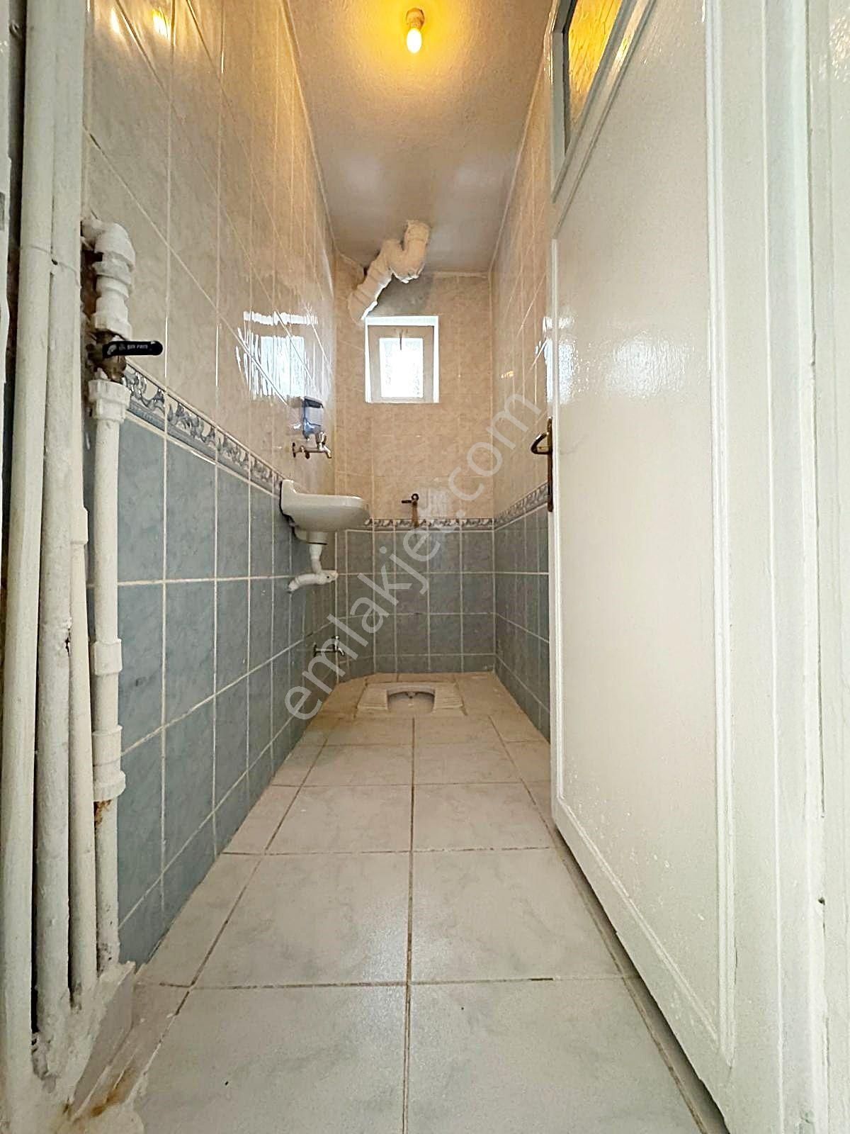 Emsalsiz Sanatoryum Caddesi Üzerinde 2+1 Giriş Kat Full Yapılı - Görsel 16