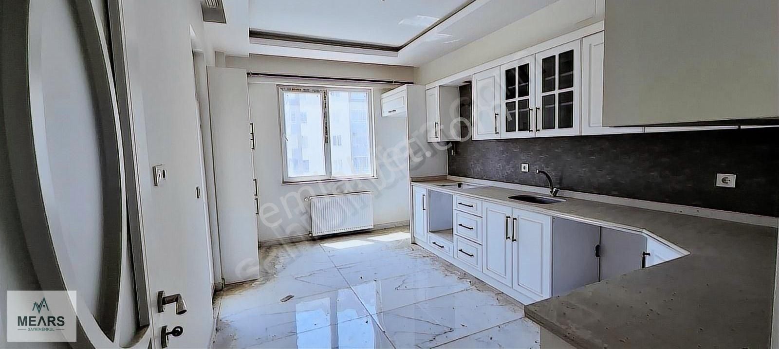 Mears'tan Fıstıklı'nın Göbeğinde Satılık 3+1 Lüks Daire!!!