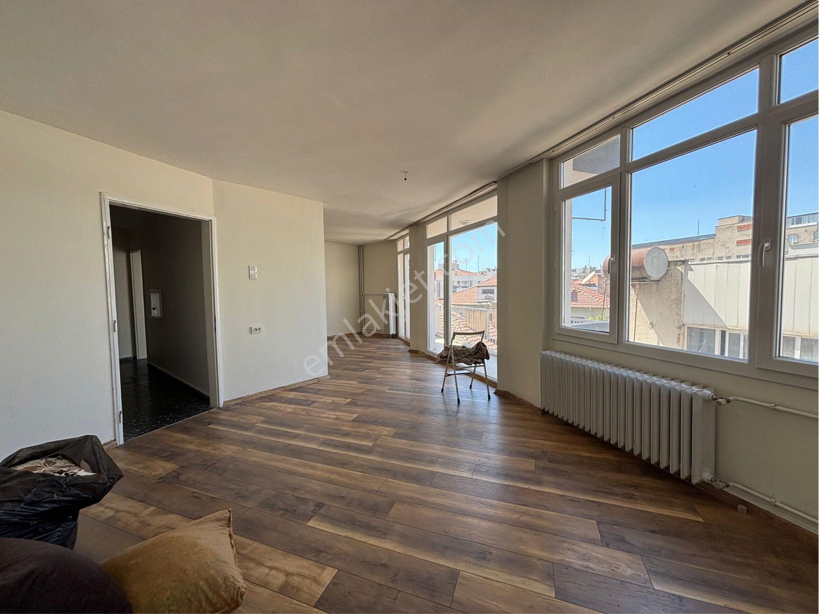 Alsancak Kültür Mahallesinde Şair Eşref 2+1 Masrafsız Kiralık Daire !