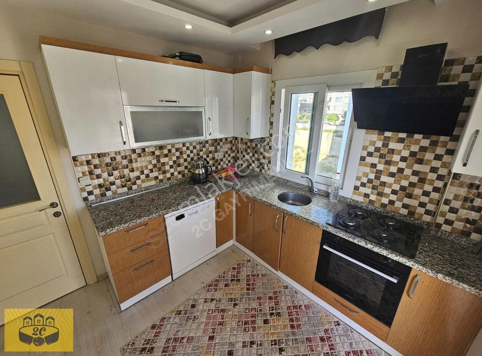 3+1 Kapalı Mutfak+giyinme Odalı+çift Banyolu+kombi+ankastre