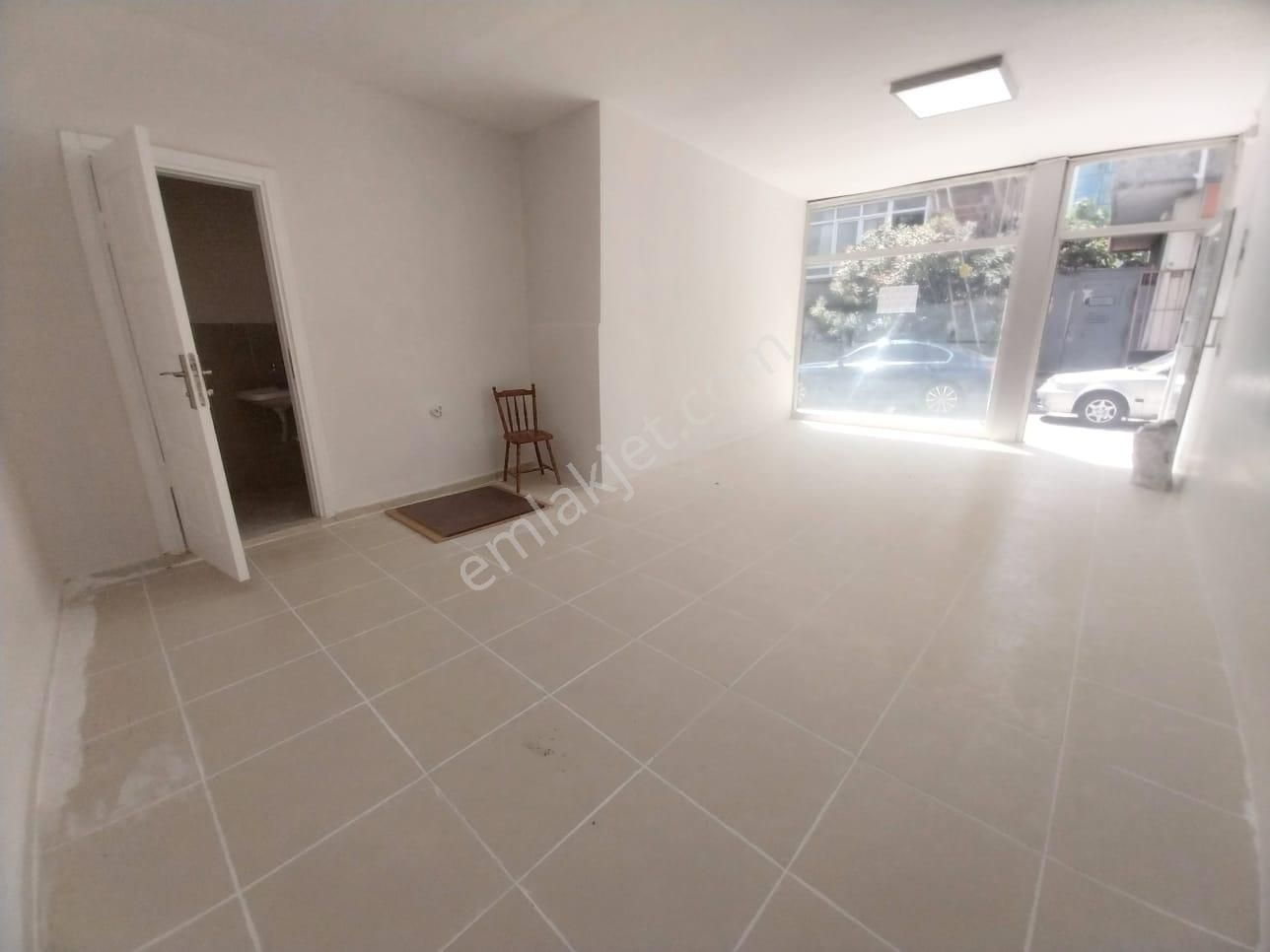 Loft Tan Sefaköy Merkezde Kiralık Dükkan İşyeri