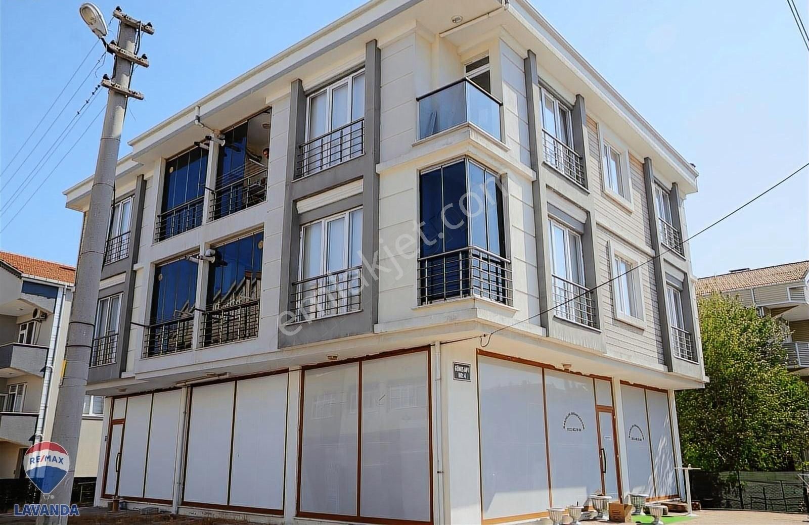 Remax Lavanda'dan Havuzlar Mahallesinde 2+1 Kiralık Daire