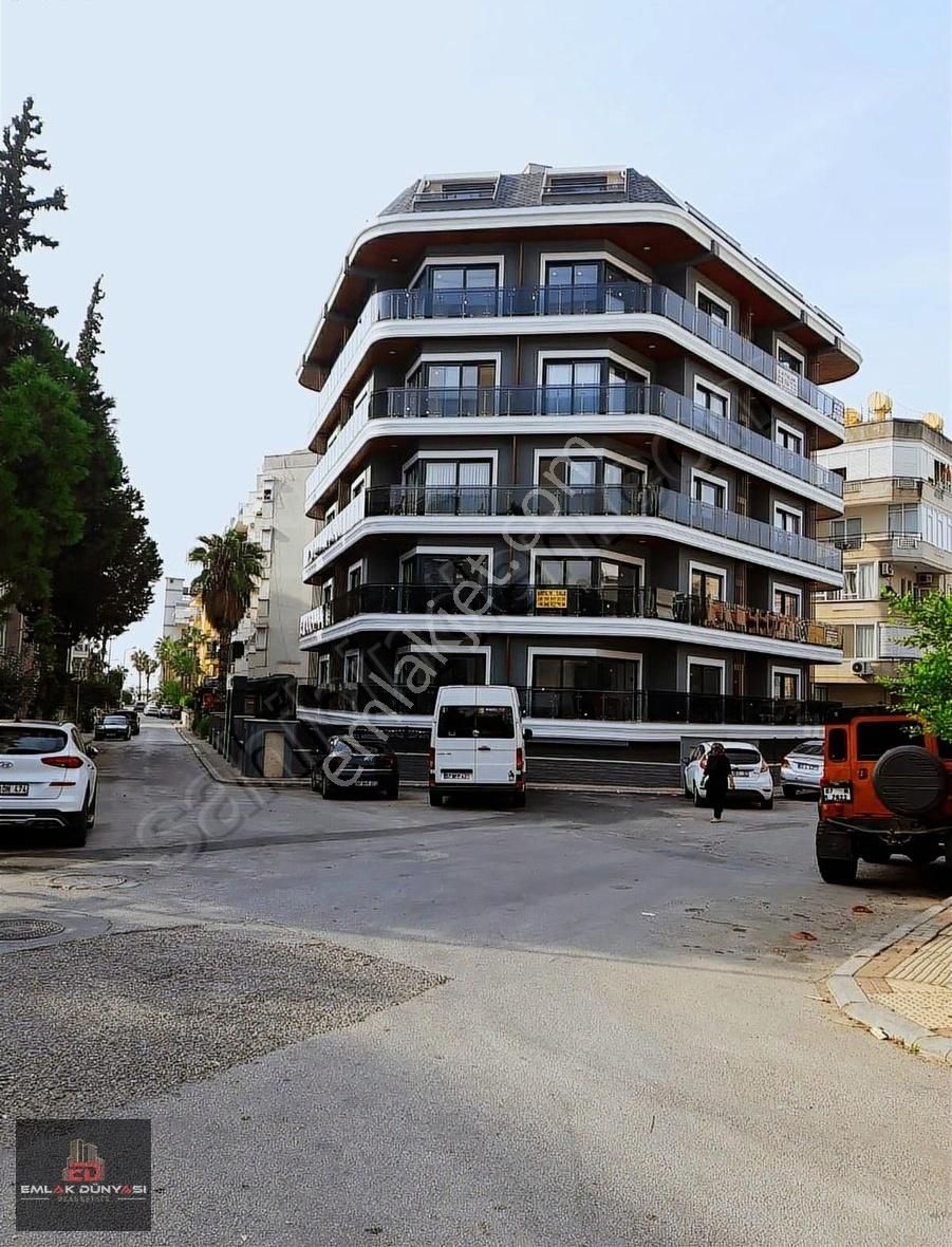 Alanya Merkezde Gözde Sitelerinden Lüks Denize Sadece 100 Metre