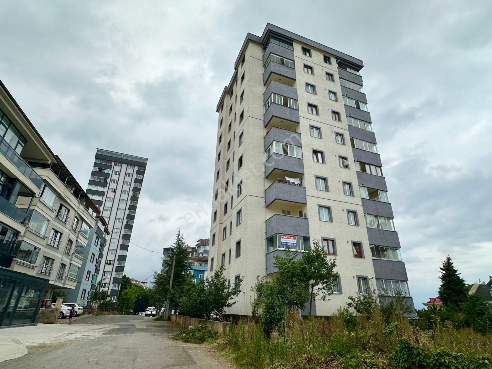 Boztepe Mahallesi Köroğlu Sitesinde Satılık 3+1 Daire