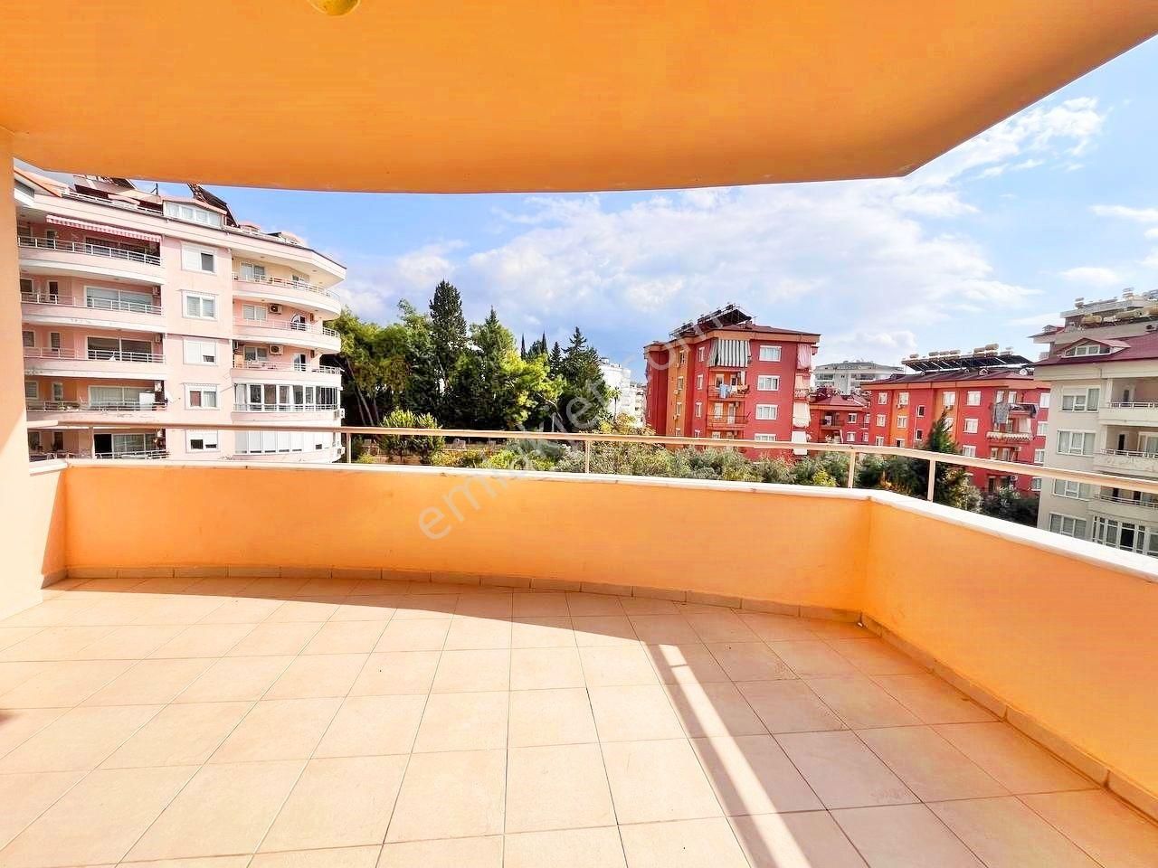 Alanya Cikcilli Mahallesinde Satılık 2+1 Amerikan Mutfak Daire