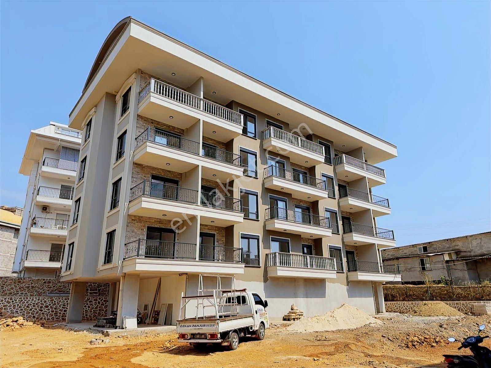 Alanya Oba Mahallesinde Satılık Sıfır 2+1 Amerikan Mutfak Daire