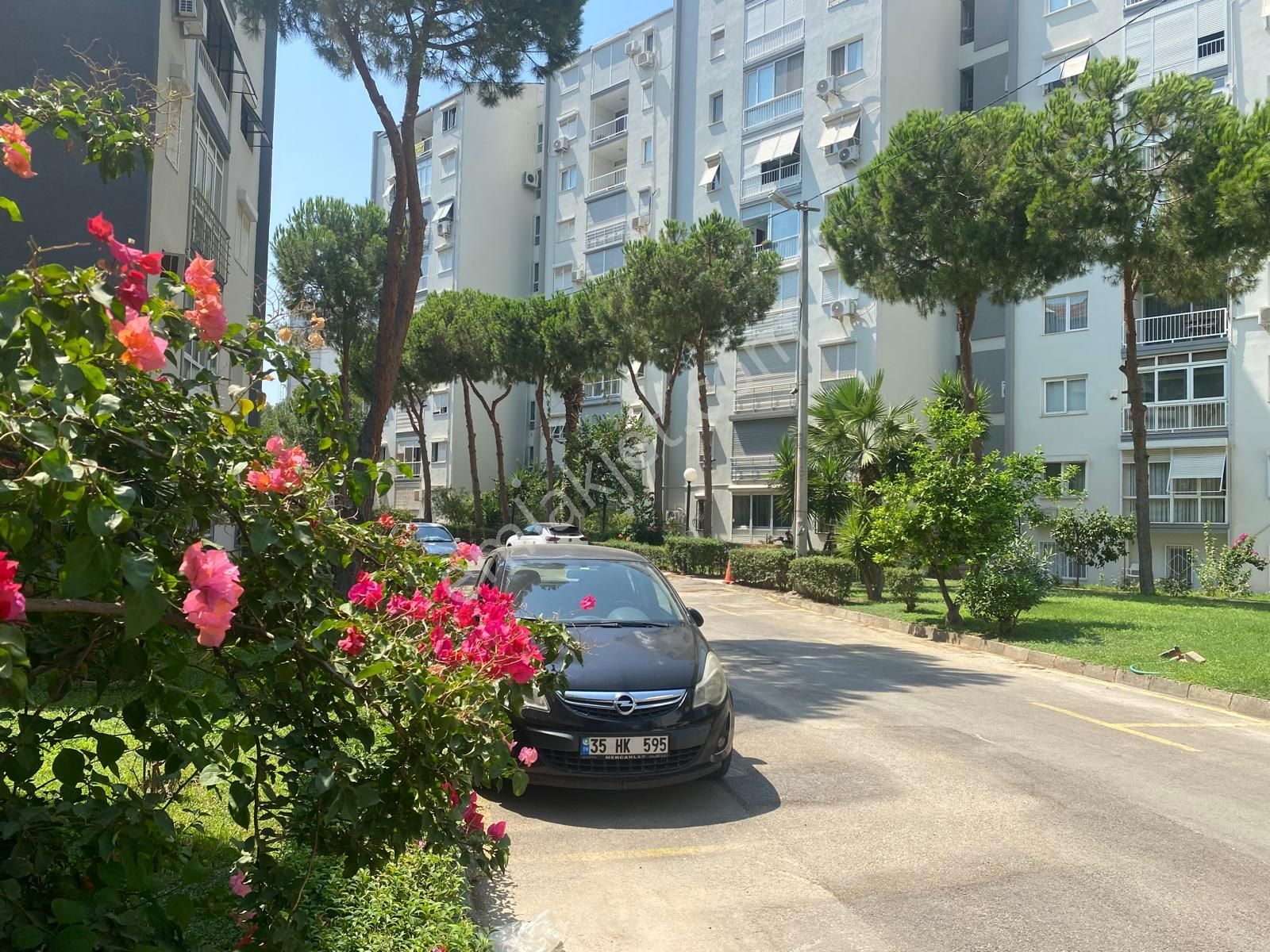 Oyak İzmir Üçkuyular Sitesinde Lüks Eşyalı Kiralık 2+1 Daire