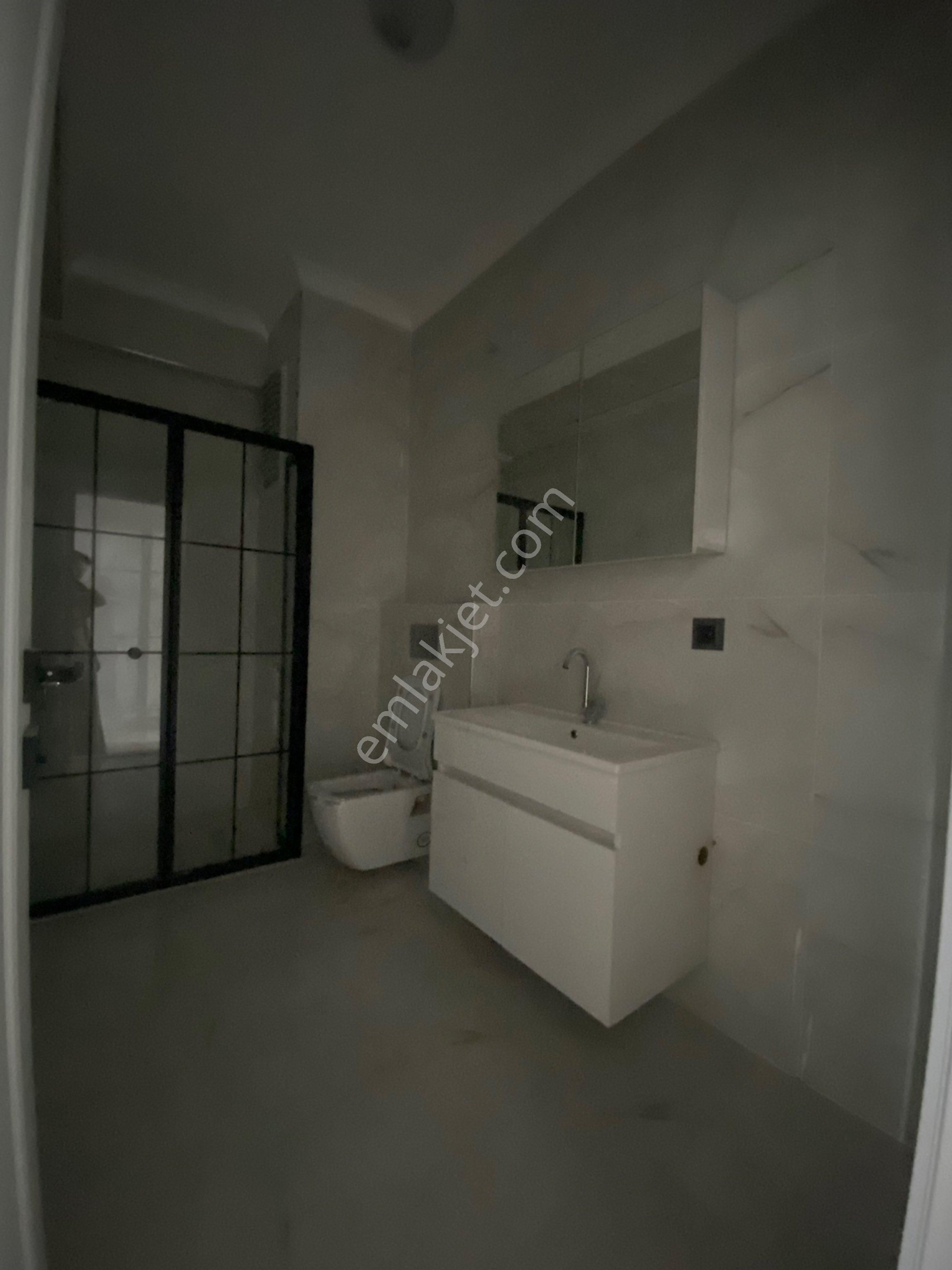 Çekmeköy Alemdağ Mahallesinde Satılık İki Aileye Uygun 4+2 Çatı Dubleks Daire - Görsel 11