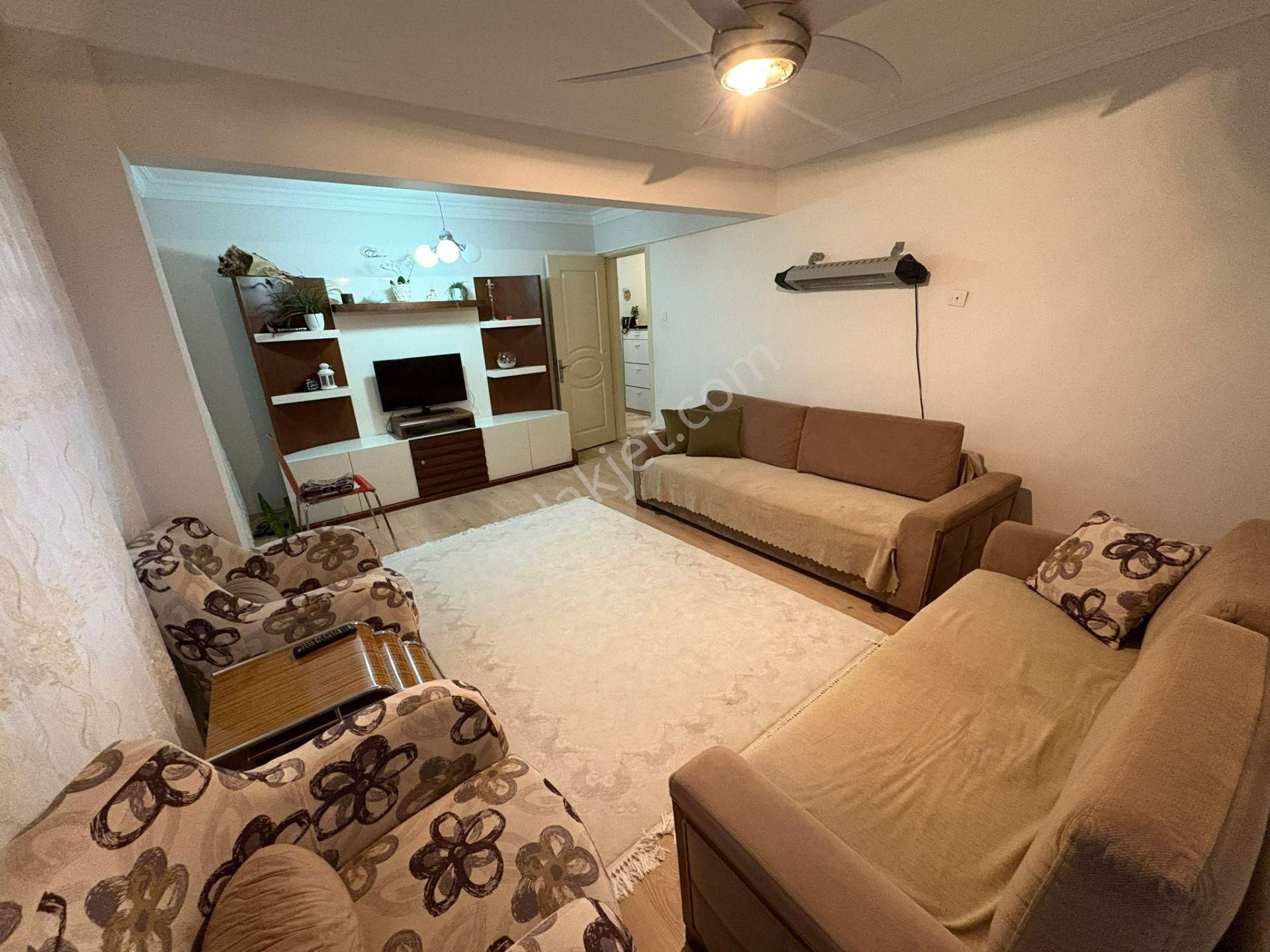 Ata Caddesi Yakını Kapalı Mutfak 2+1 Satılık Daire
