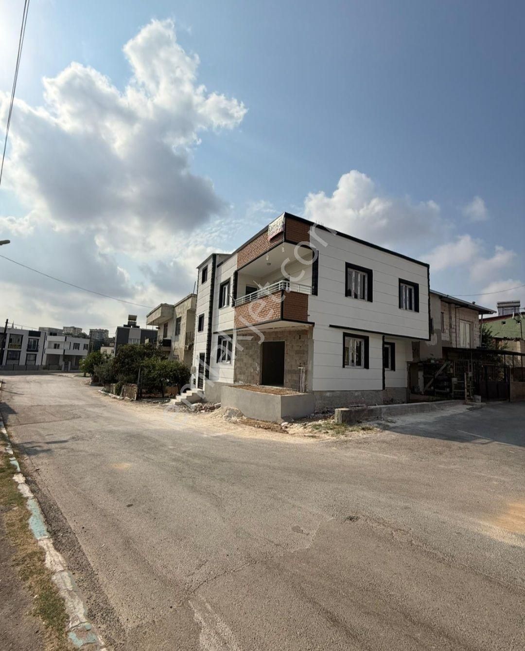 Sarıçam Yeşiltepede Kozan Yolu Yakın Müstakil Ev