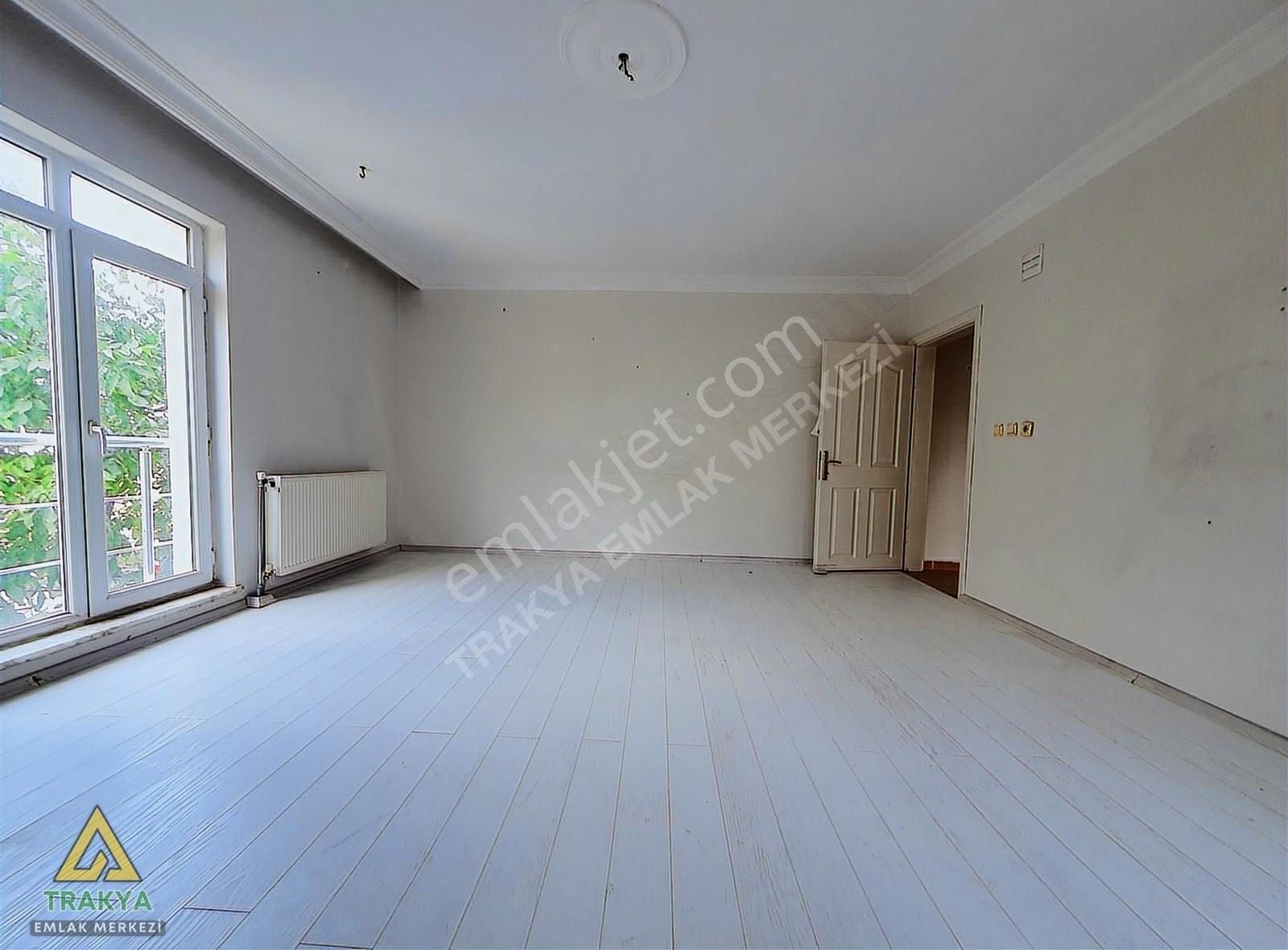 Kapaklı İnönü Mh. Okulların Bitişiğinde, Net 140 M2 Köşe 3+1