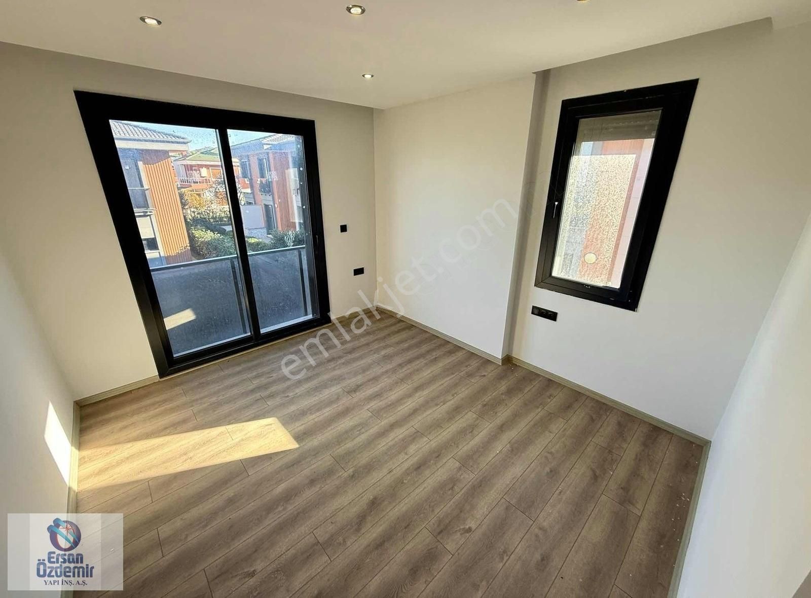 Ersan Özdemir İnşaat'tan Denize Sıfır Tek Başına 3+1 Müstakil Ev - Görsel 17