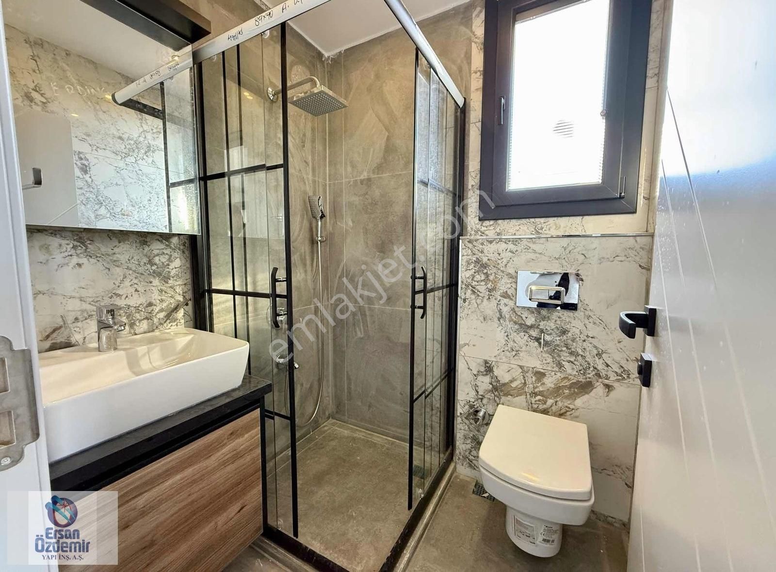 Ersan Özdemir İnşaat'tan Denize Sıfır Tek Başına 3+1 Müstakil Ev - Görsel 18