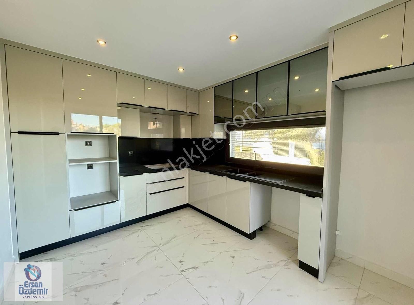 Ersan Özdemir İnşaat'tan Denize Sıfır Tek Başına 3+1 Müstakil Ev - Görsel 9