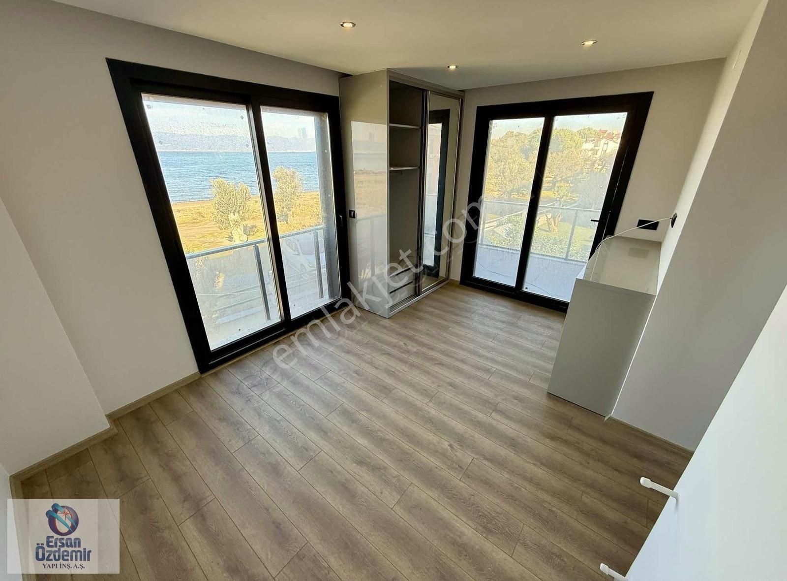 Ersan Özdemir İnşaat'tan Denize Sıfır Tek Başına 3+1 Müstakil Ev - Görsel 12