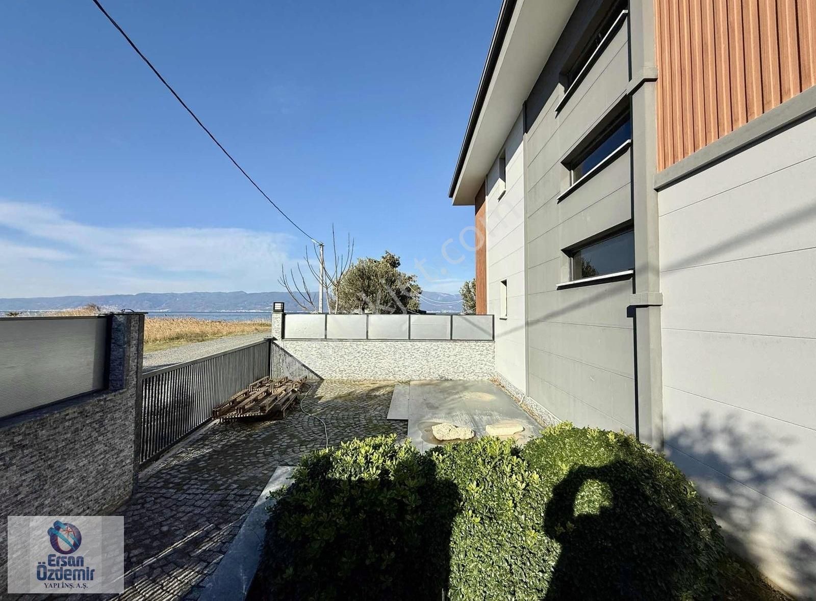 Ersan Özdemir İnşaat'tan Denize Sıfır Tek Başına 3+1 Müstakil Ev - Görsel 35