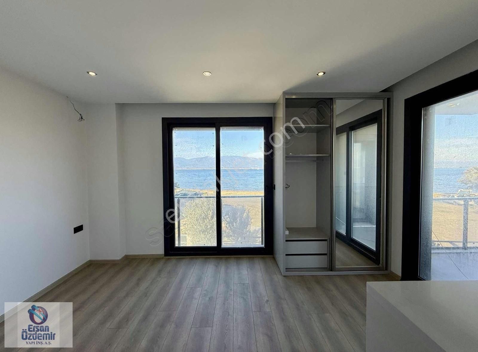 Ersan Özdemir İnşaat'tan Denize Sıfır Tek Başına 3+1 Müstakil Ev - Görsel 28