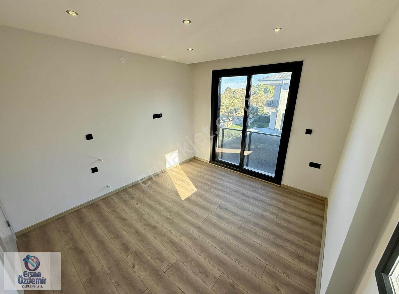 Ersan Özdemir İnşaat'tan Denize Sıfır Tek Başına 3+1 Müstakil Ev - Görsel 2