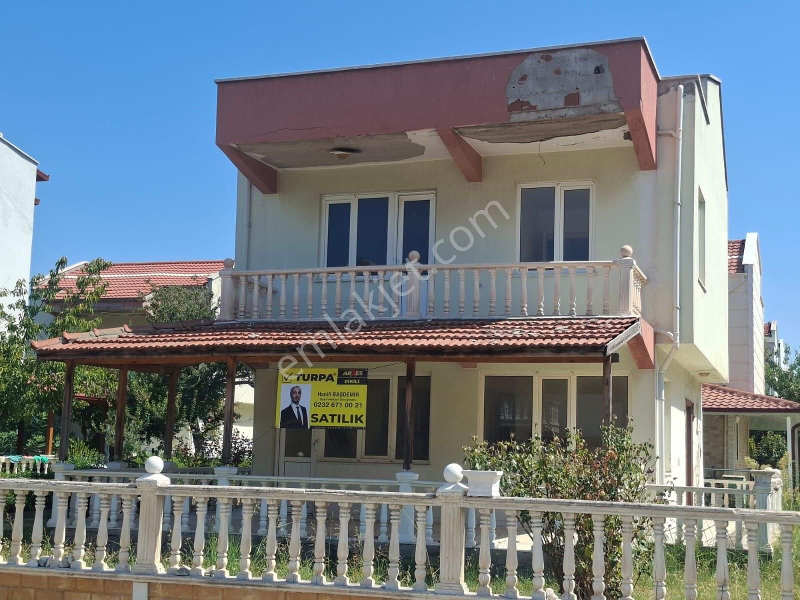 Turpa Arxes Gayrimenkulden Kabakum Bankacılarda 3+1 Villa