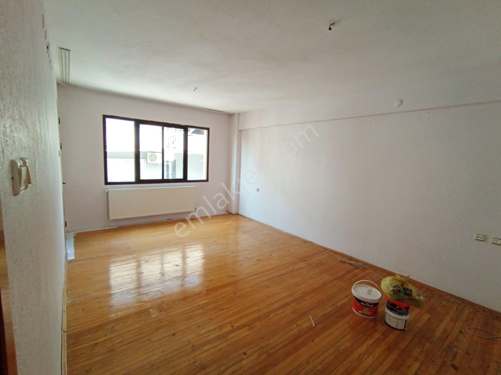 Karabağlar Eserkent Merkezde 3+1 125 M2 Doğalğazlı Kiralık Daire
