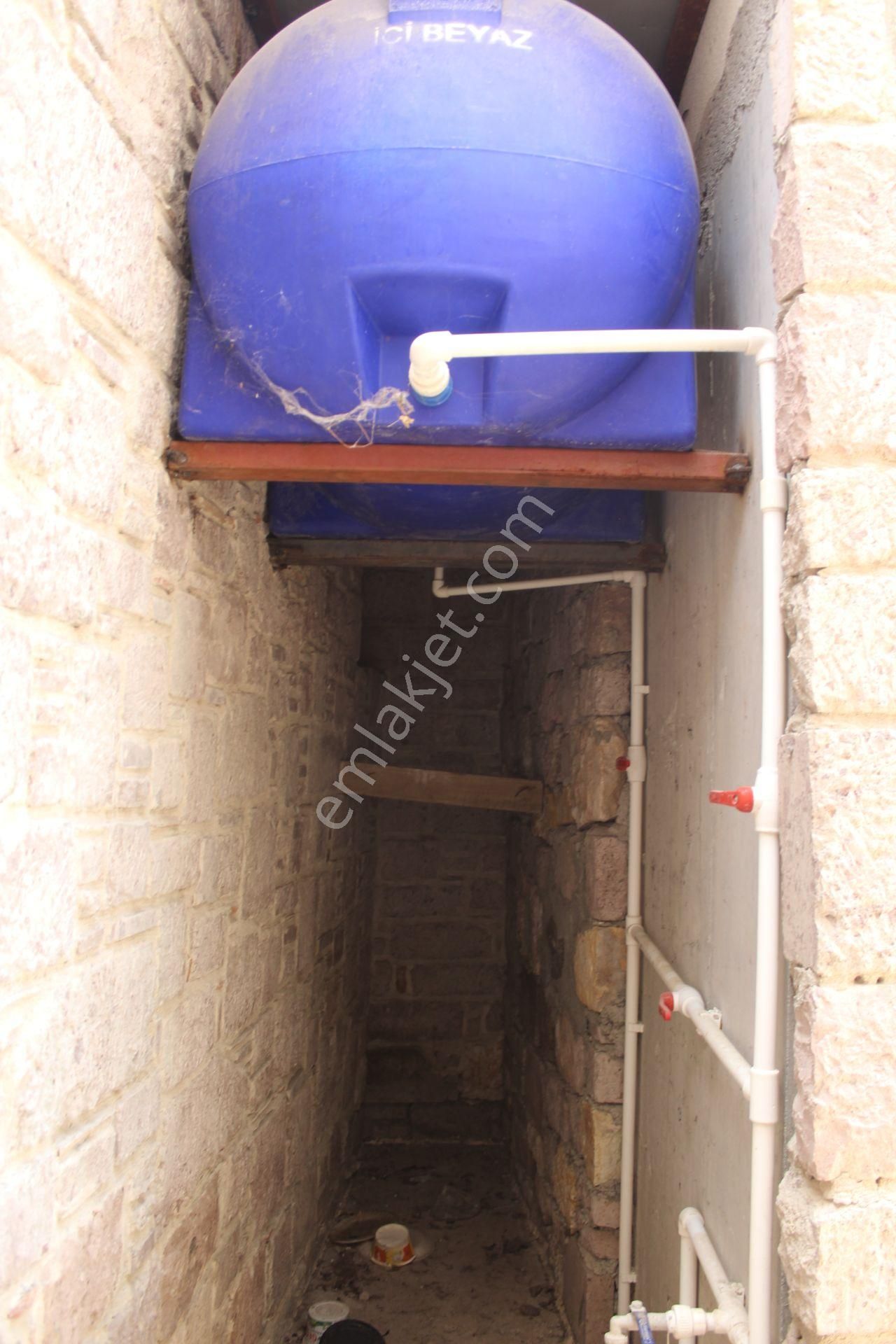 Ayvada'dan Ayvalık Merkez'de Avlulu 2 Katlı 2+1 Taş Rum Evi - Görsel 20