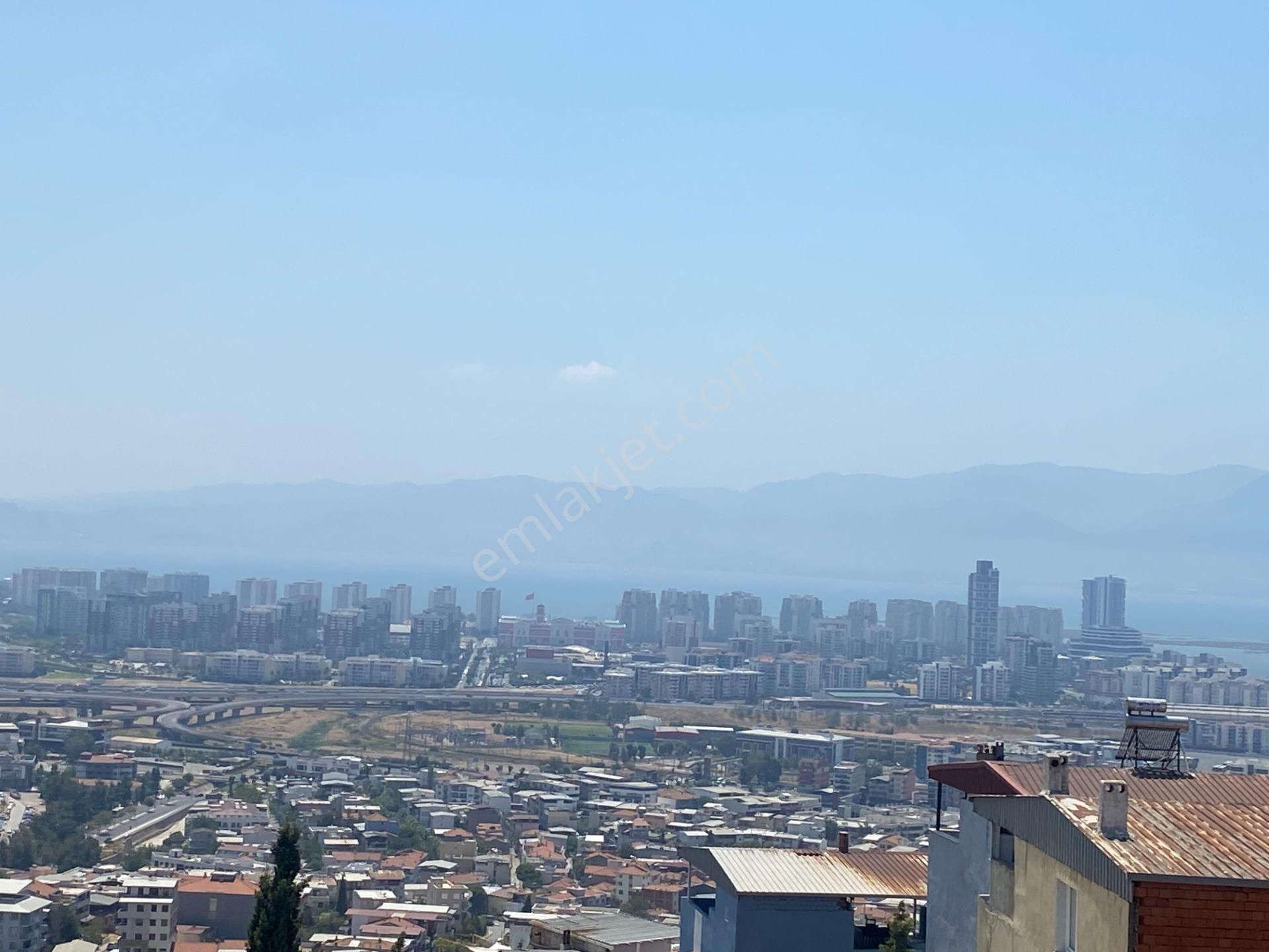 Çiğli Güzeltepede Arsa Fiyatına Satılık 3 Katlı Müstakil Bina