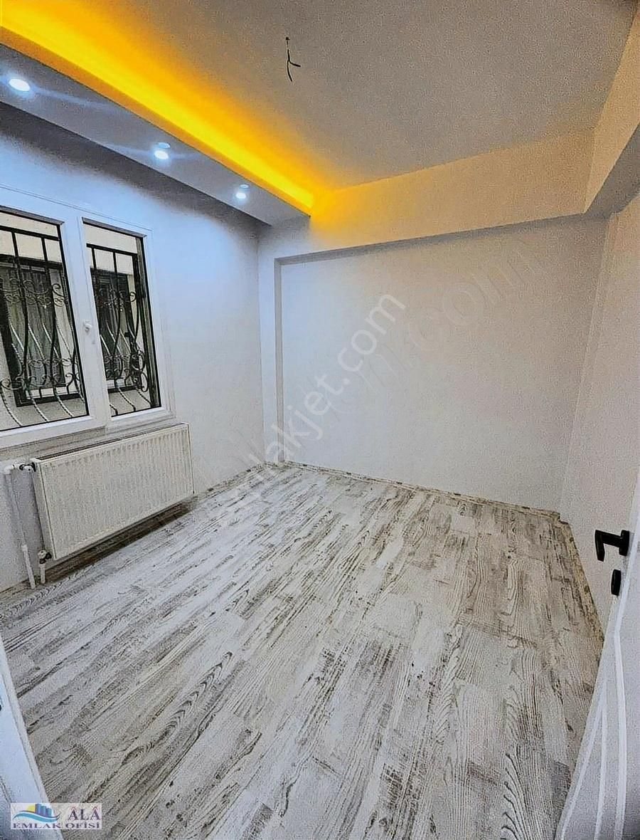 Mithatpaşa Cadde Yakını 10yaşında Binada Satılık Daire