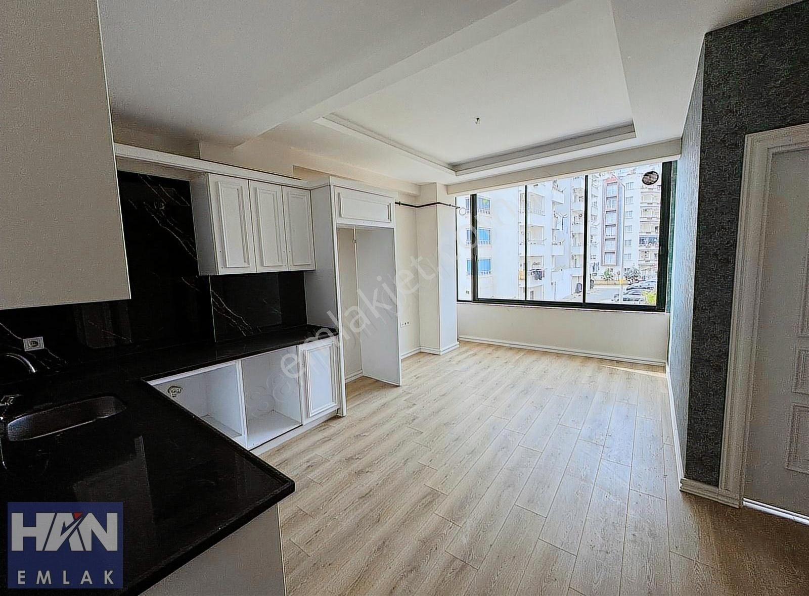 Han Emlak'tan Akdeniz Mah'de Site İçi 2+1 Satılık Daire