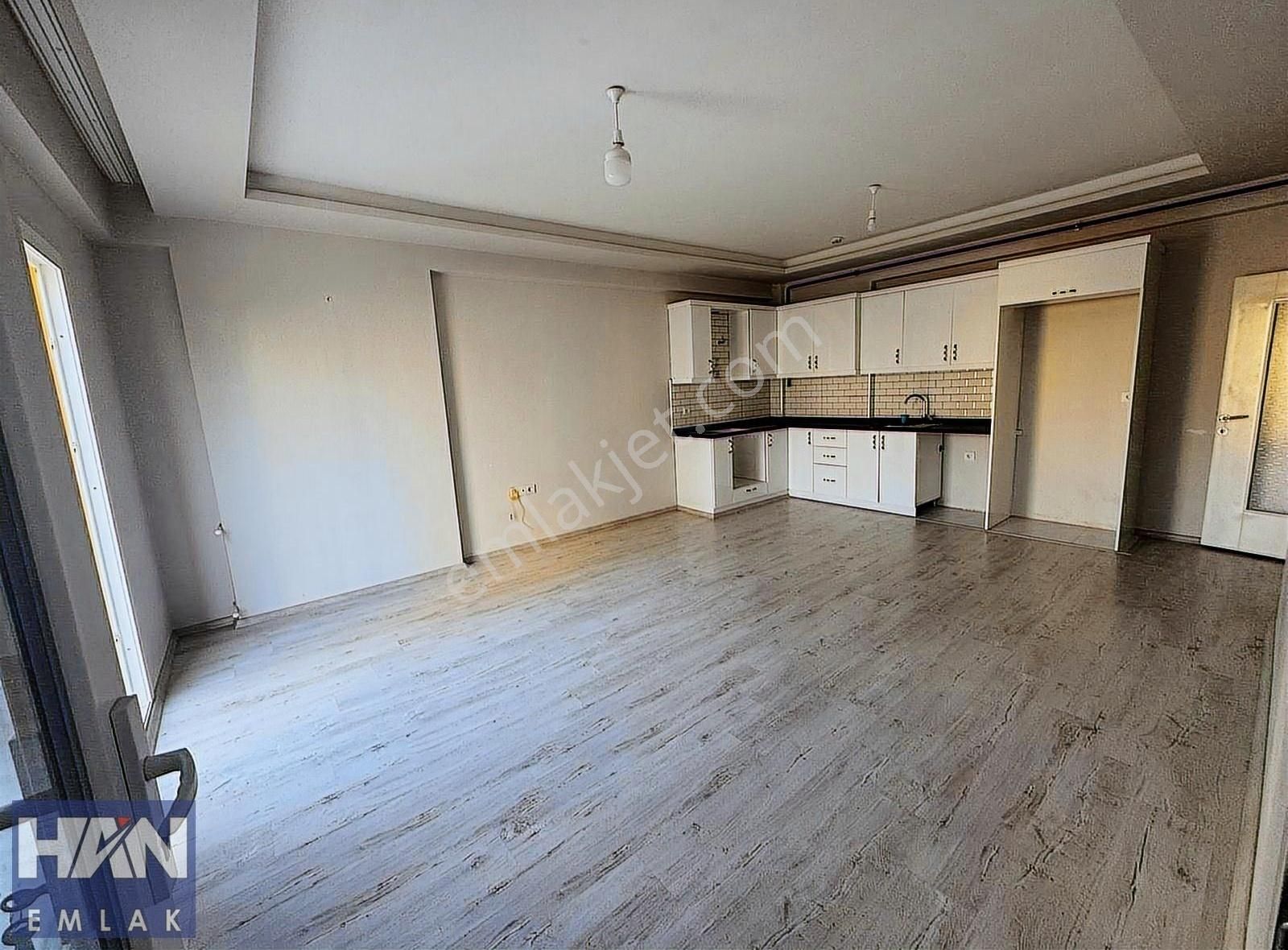 Han Emlak'tan Tece De Site İçi Geniş E.banyolu Satılık 2+1 Daire