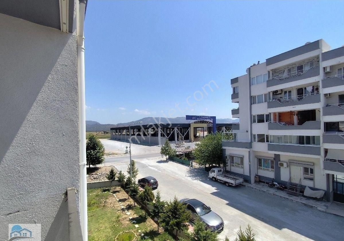 Marinadan Havuzlu Site İçerisinde Lüks Daireler - Görsel 11