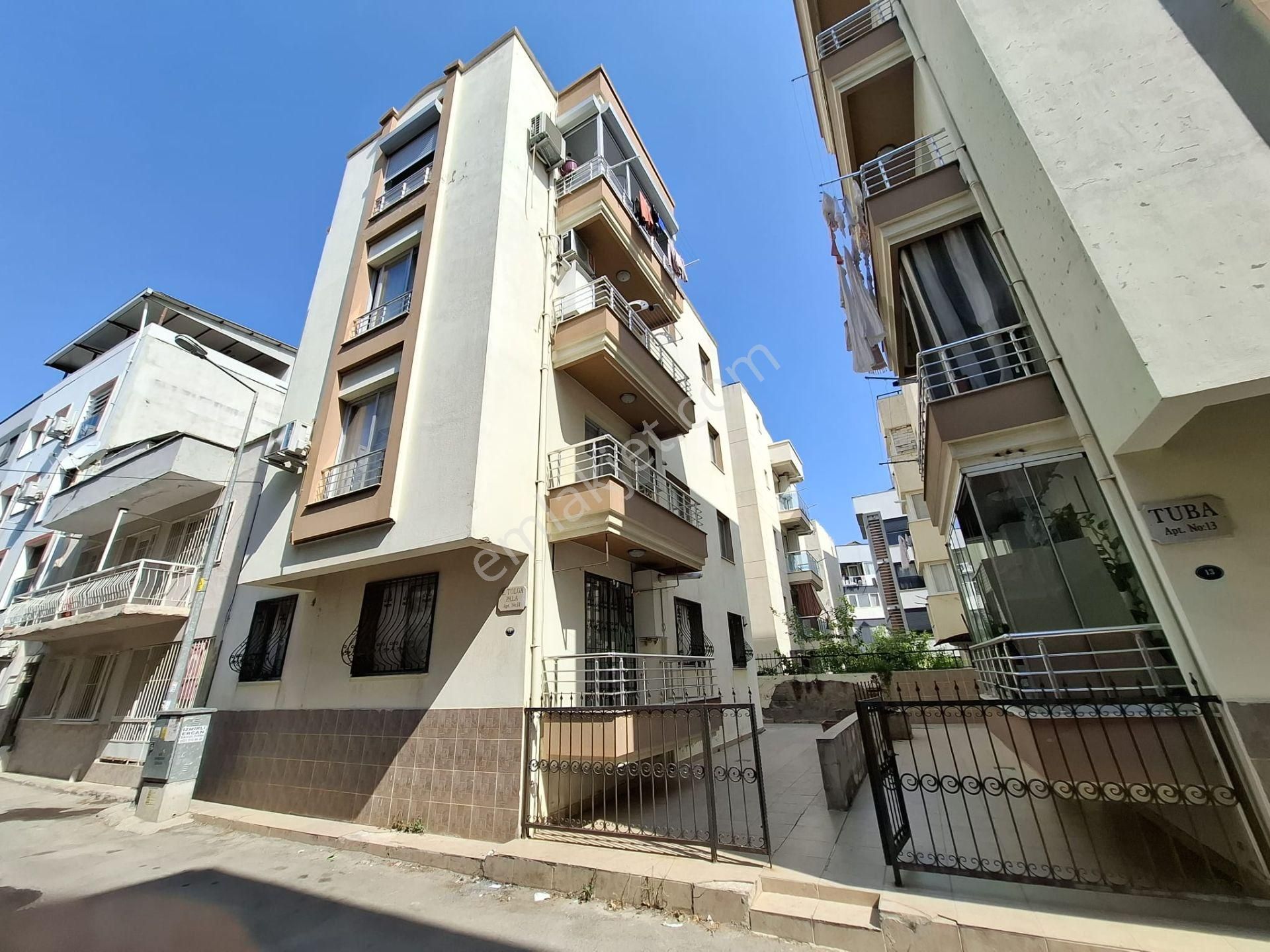Balçovada Yeni Binada Doğal Gazlı, Eşyalı Kiralık 2+1 Daire