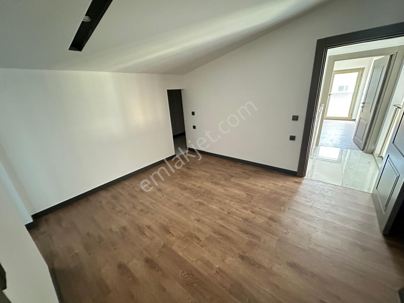 Kuşadası Ege Mahallesinde 3+1 Loft Daire - Görsel 18