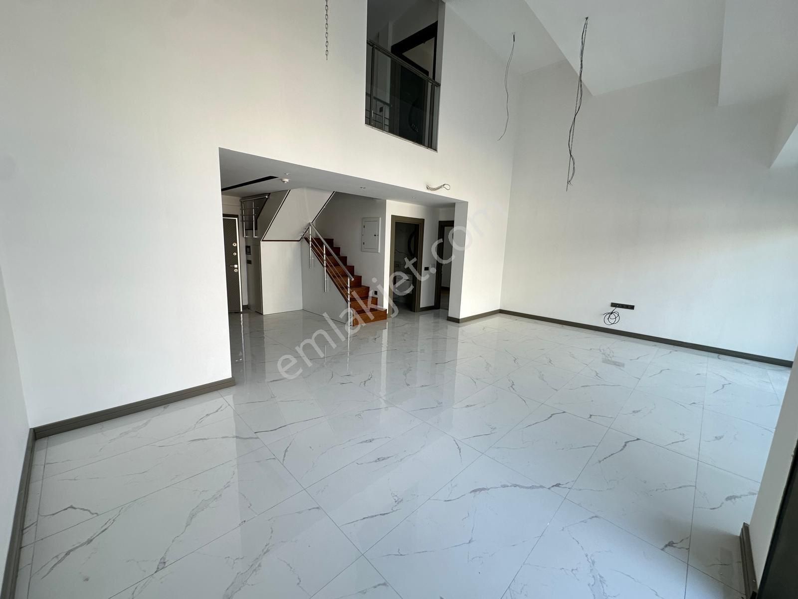 Kuşadası Ege Mahallesinde 3+1 Loft Daire - Görsel 17