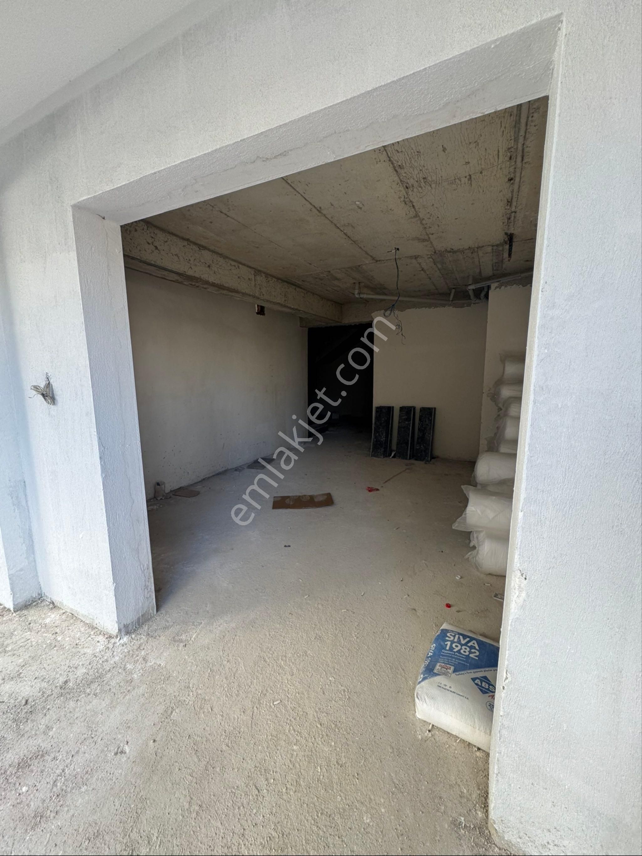 Finike İskele Mahallesinde 2+1 Ayrı Mutfak Satılık Daire (açıklamayı Lütfen Okuyunuz)
